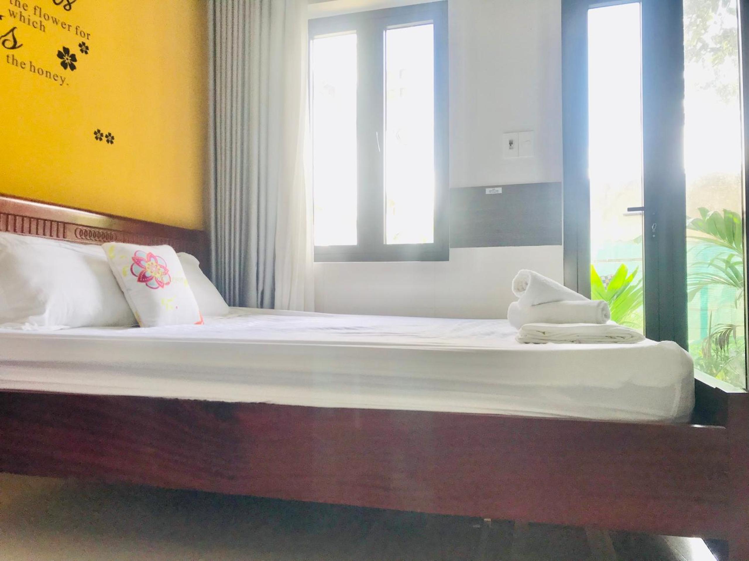Monkeyland Cham island Homestay