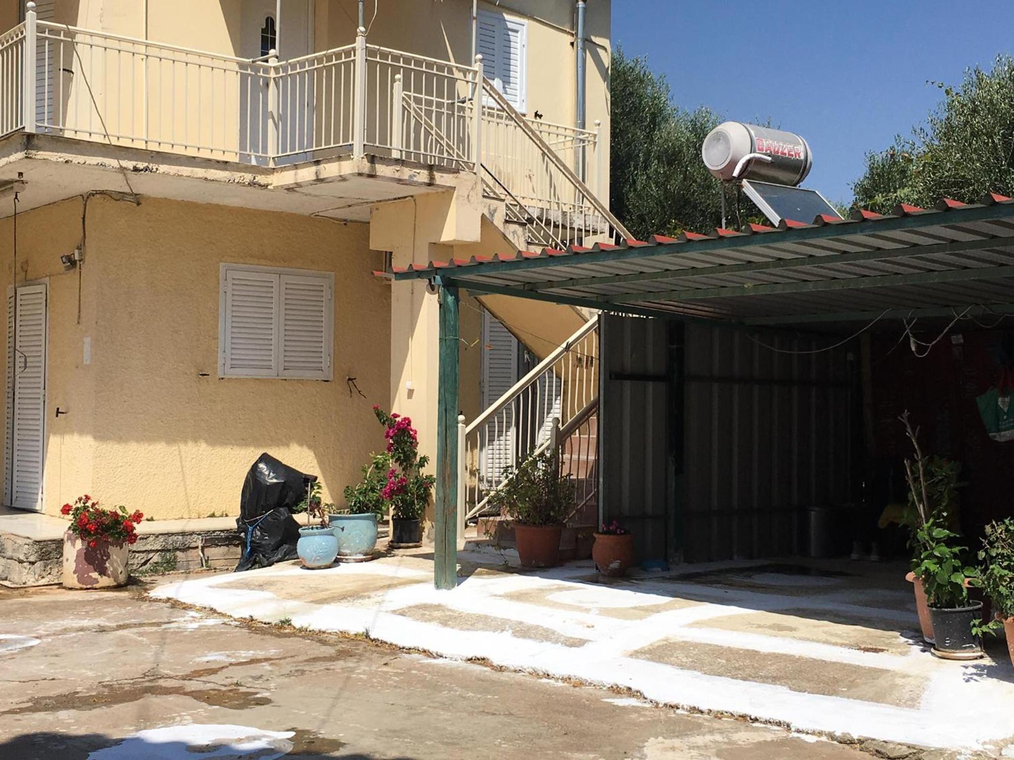 Stathis Rooms