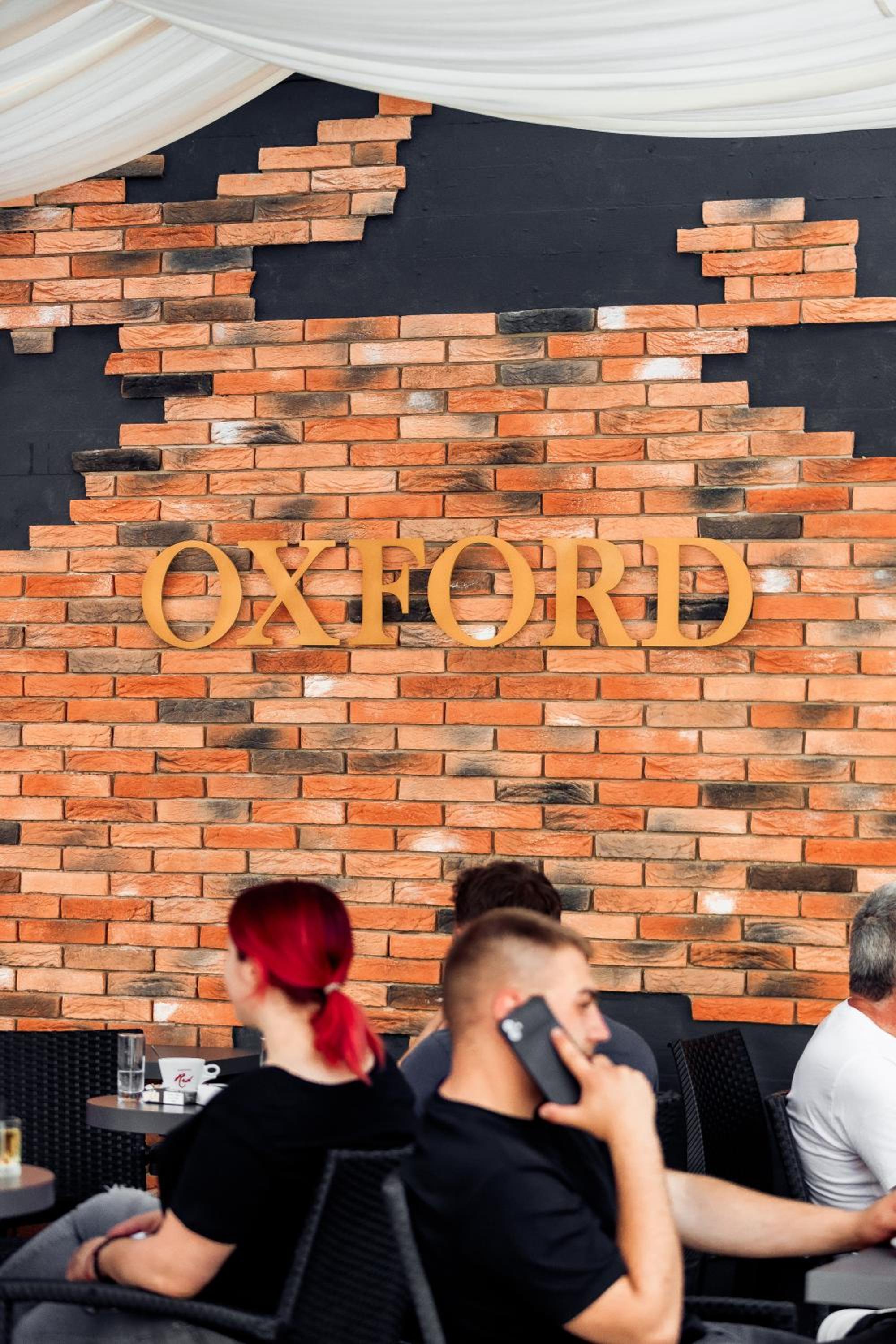 Oxford Apartments