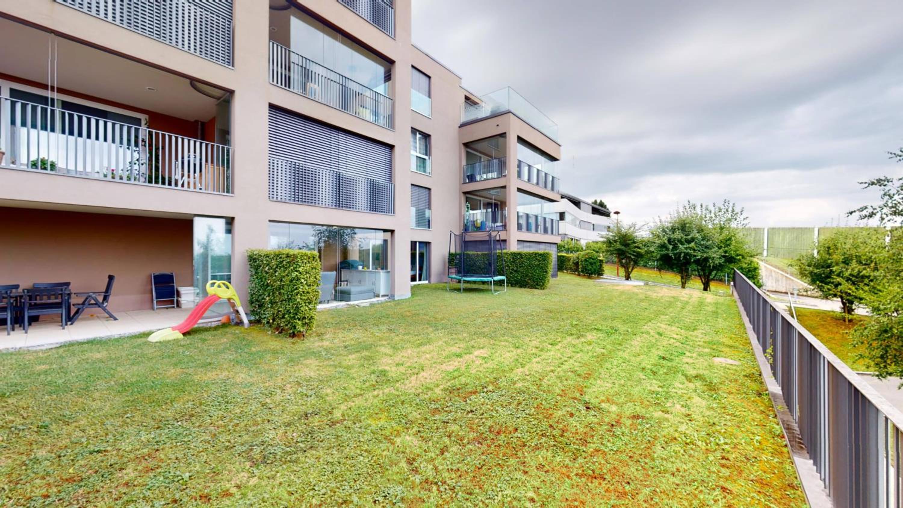 Modern flat with beautiful outdoor space