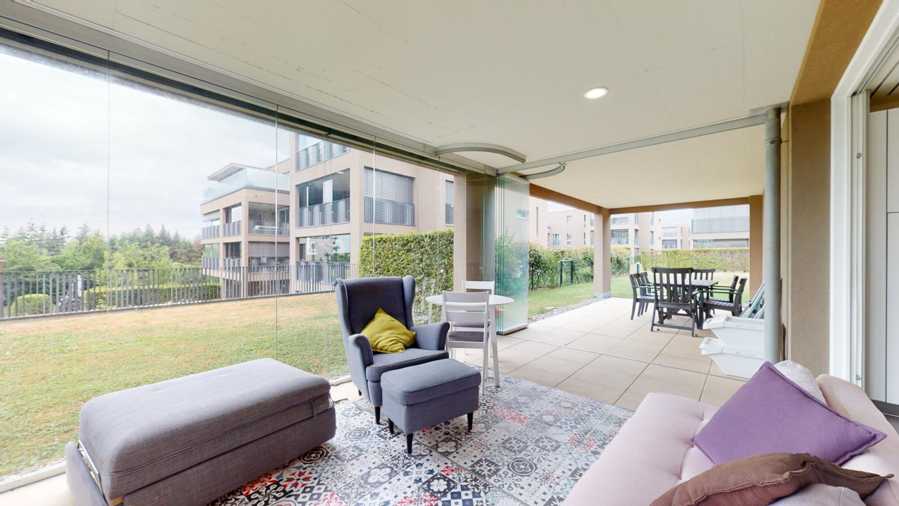 Modern flat with beautiful outdoor space