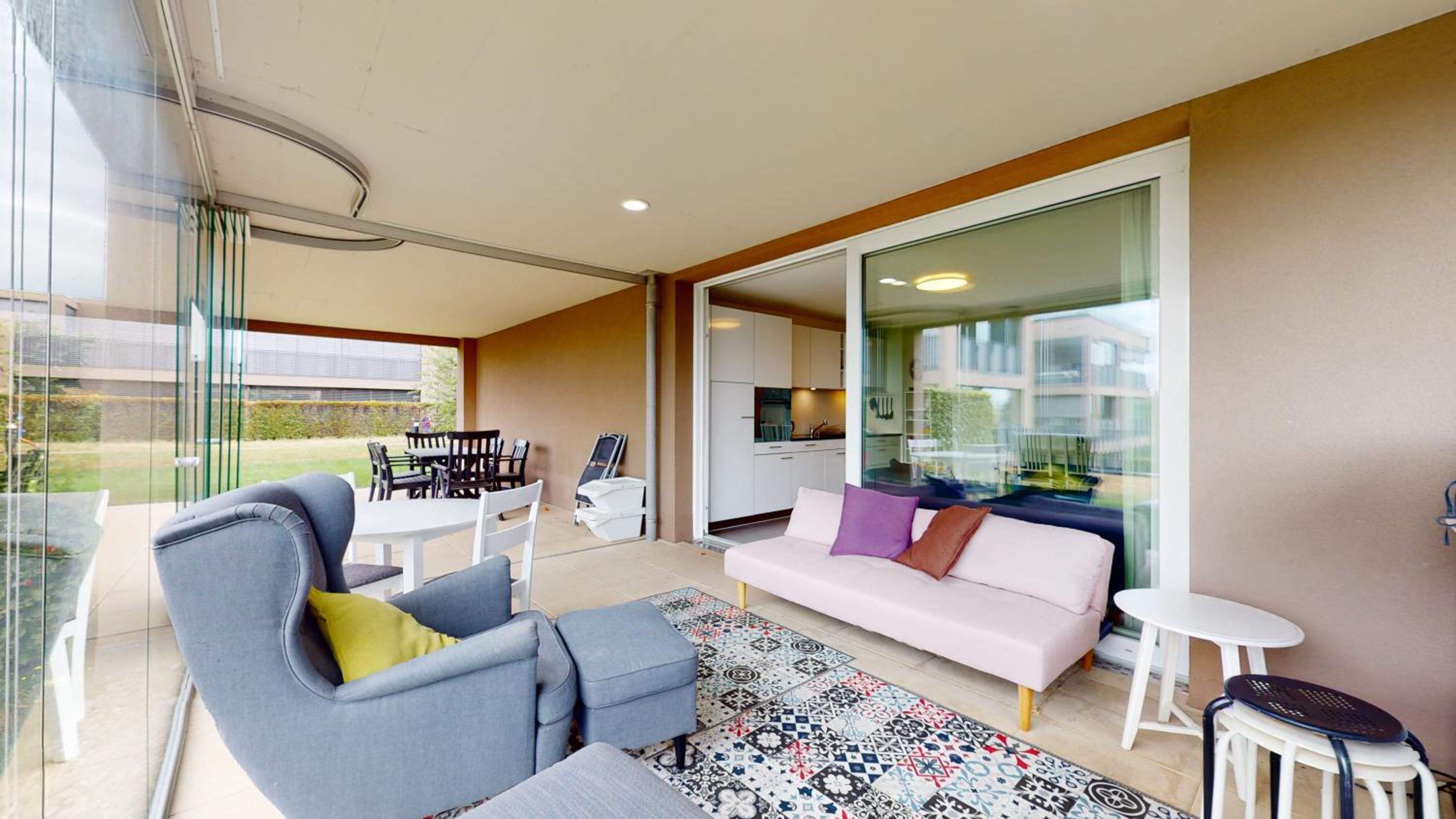 Modern flat with beautiful outdoor space