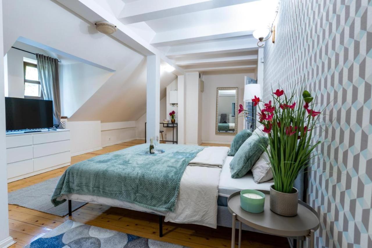 Willa Las&Luksus Jacuzzi, Sauna i Relaks pod Warszawą