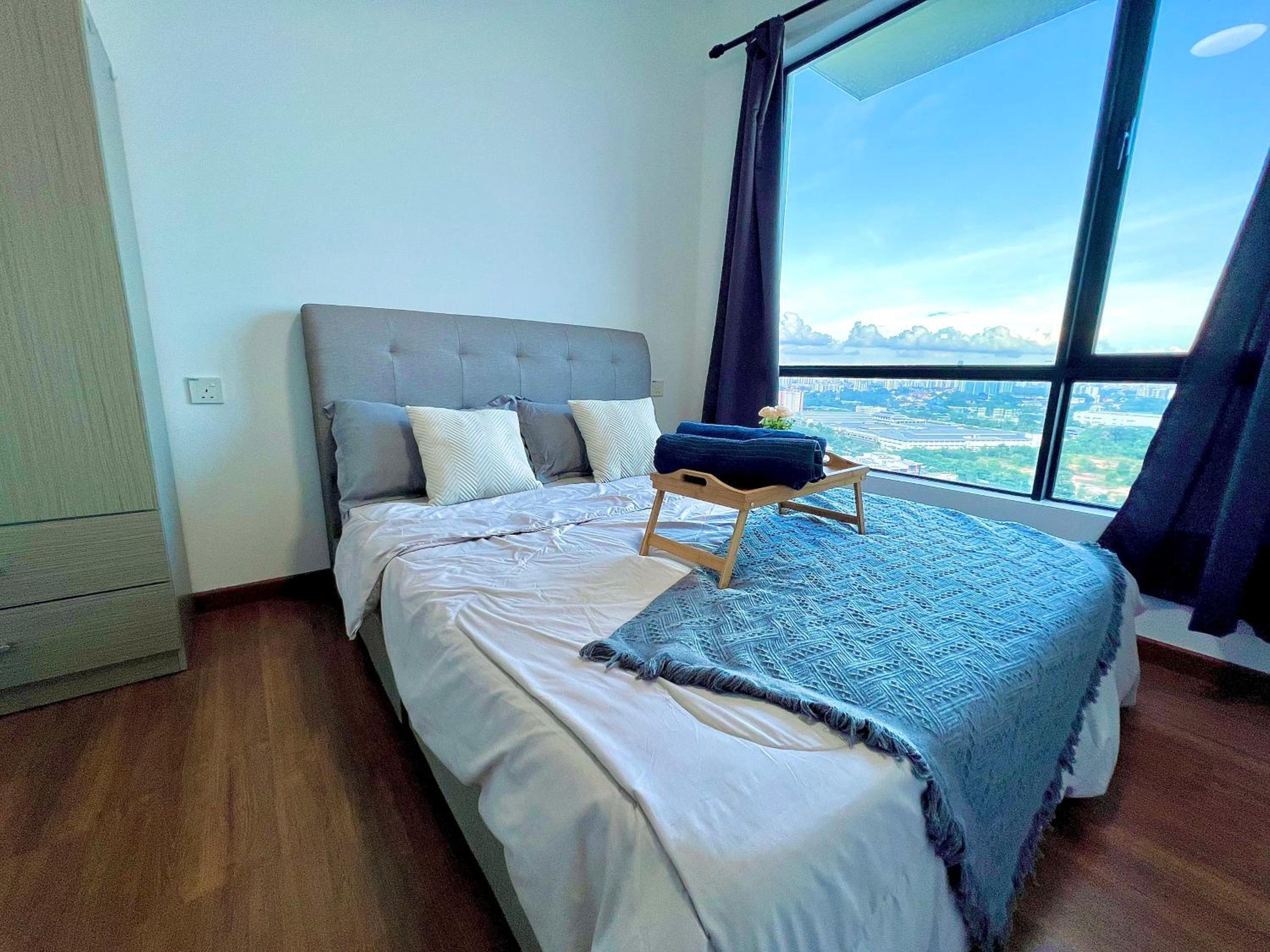 Central Park Tampoi 2 bedroom by Luxecocoo CK