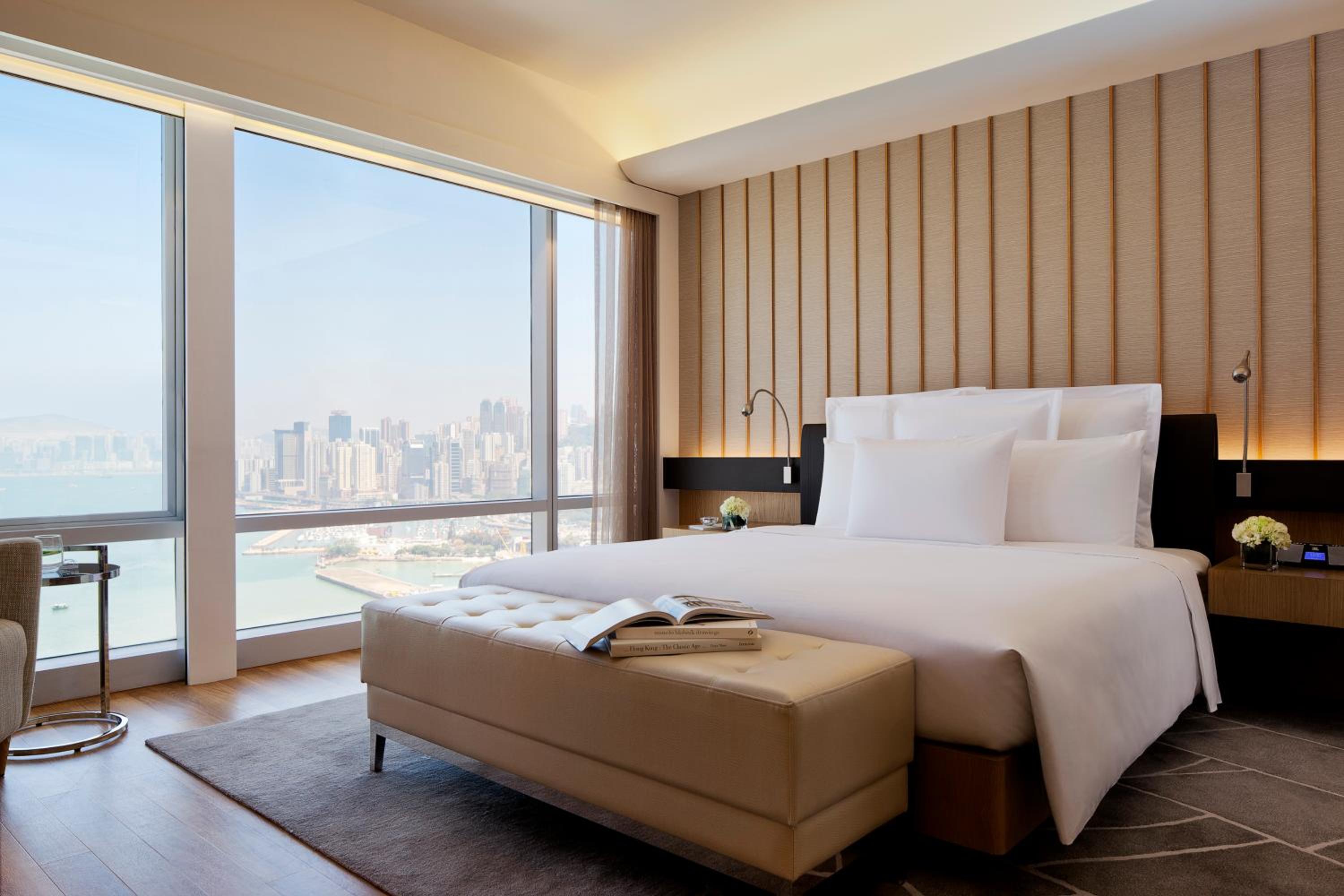 Renaissance Hong Kong Harbour View Hotel 3
