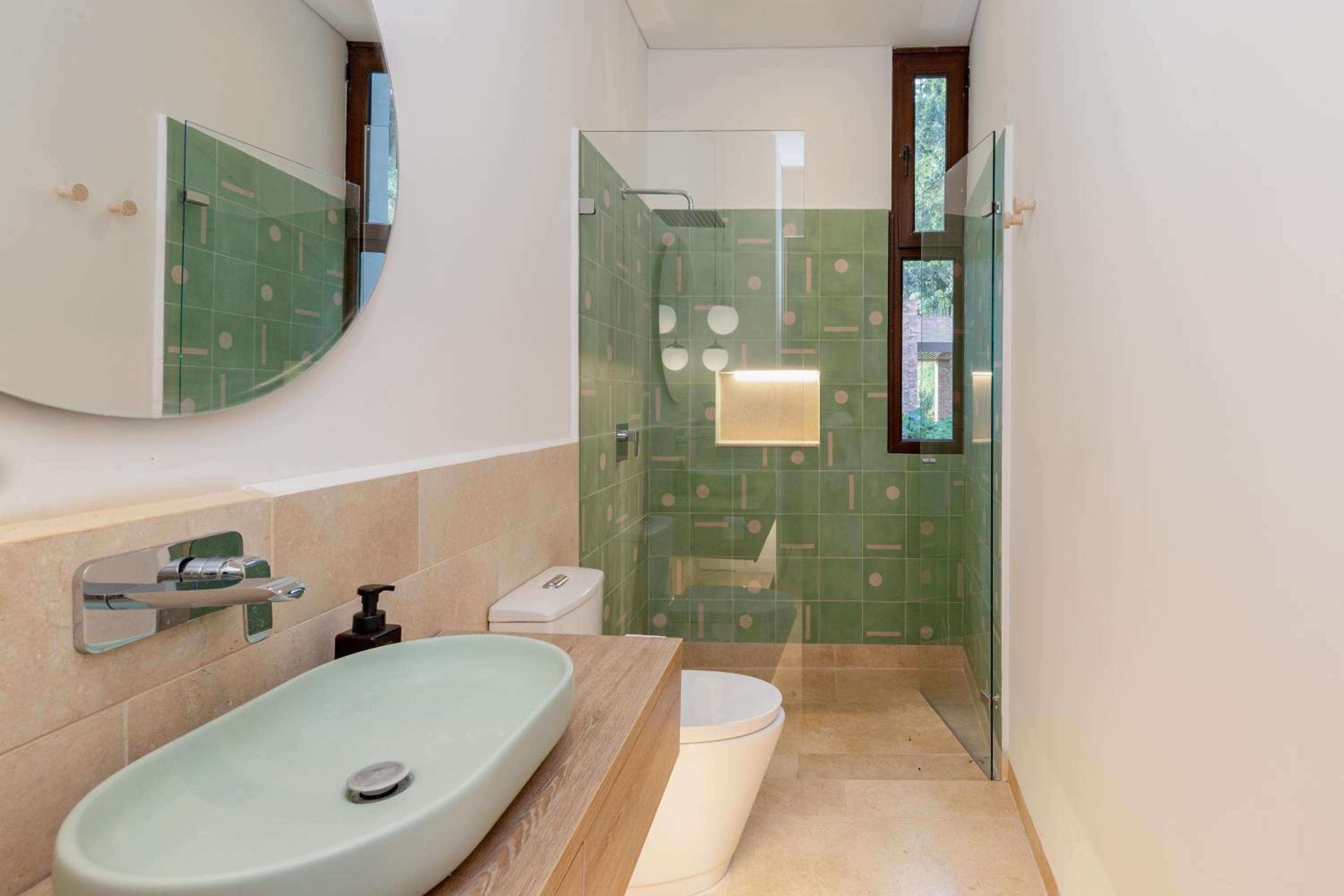 Hilltop Enchanting Villa with Stunning Views & Jacuzzi