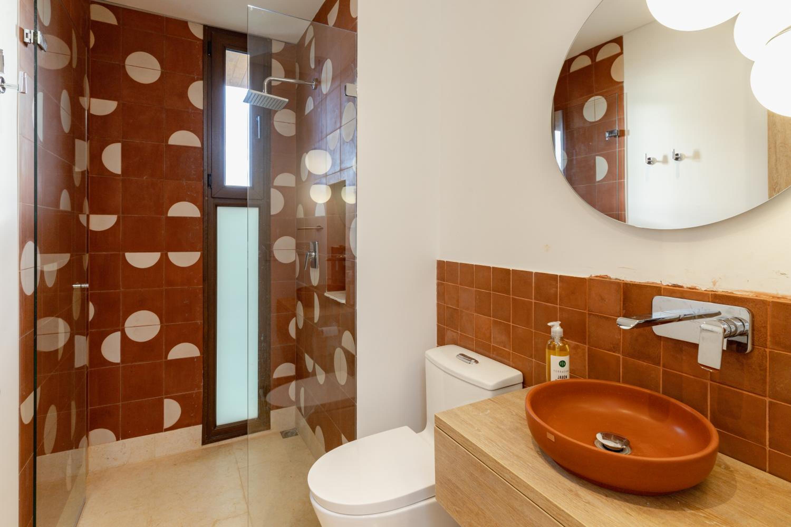 Hilltop Enchanting Villa with Stunning Views & Jacuzzi