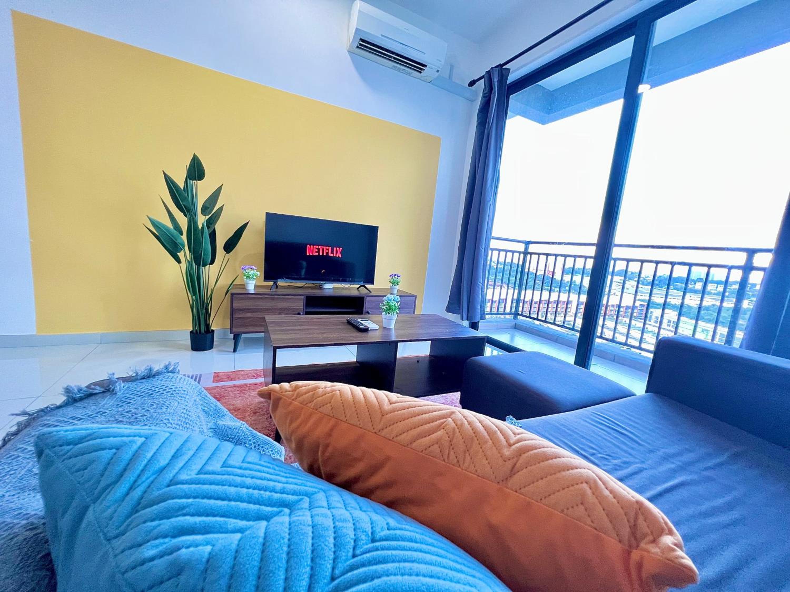 Central Park Tampoi 2 bedroom by Luxecocoo CK