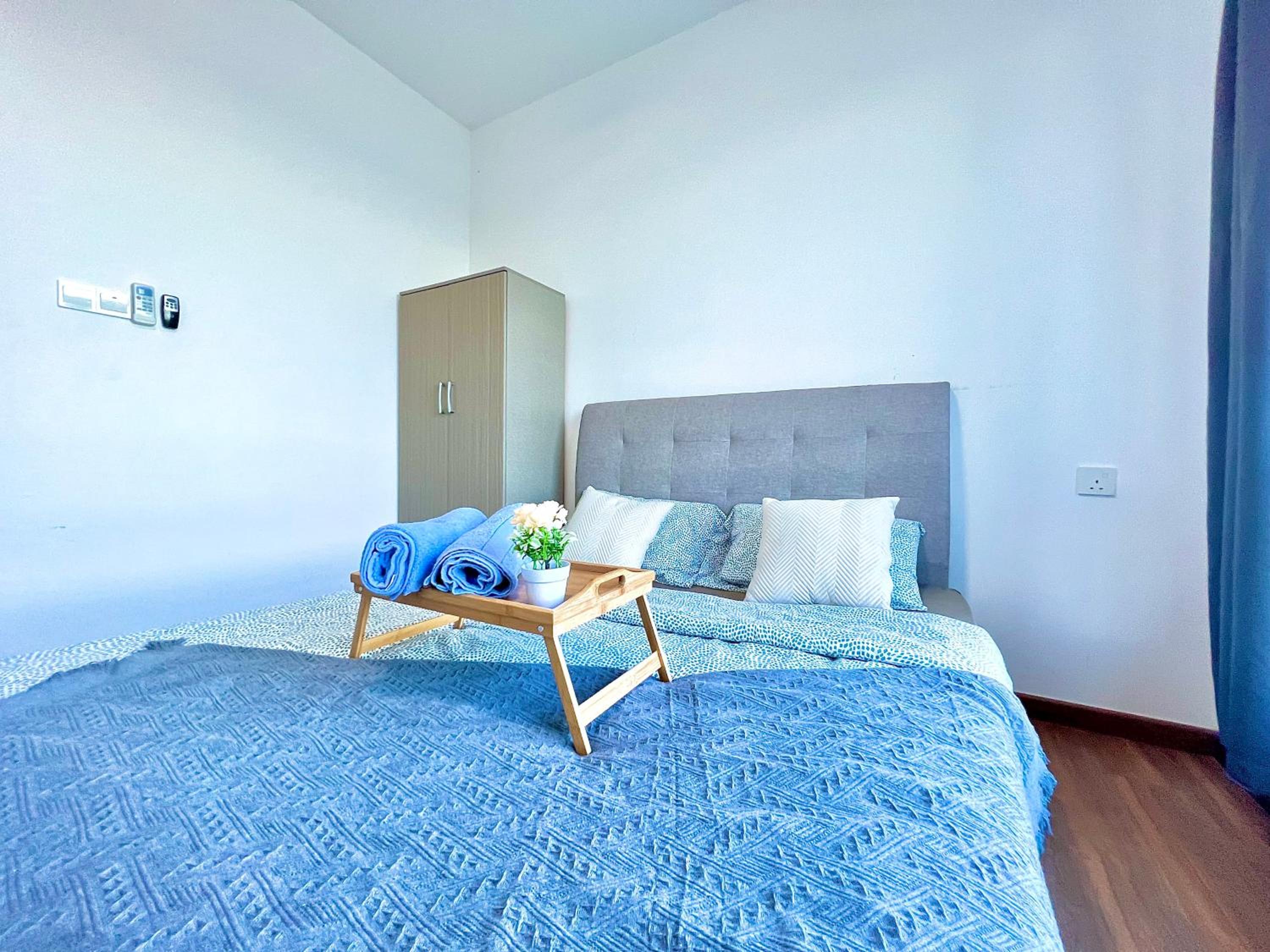 Central Park Tampoi 2 bedroom by Luxecocoo CK
