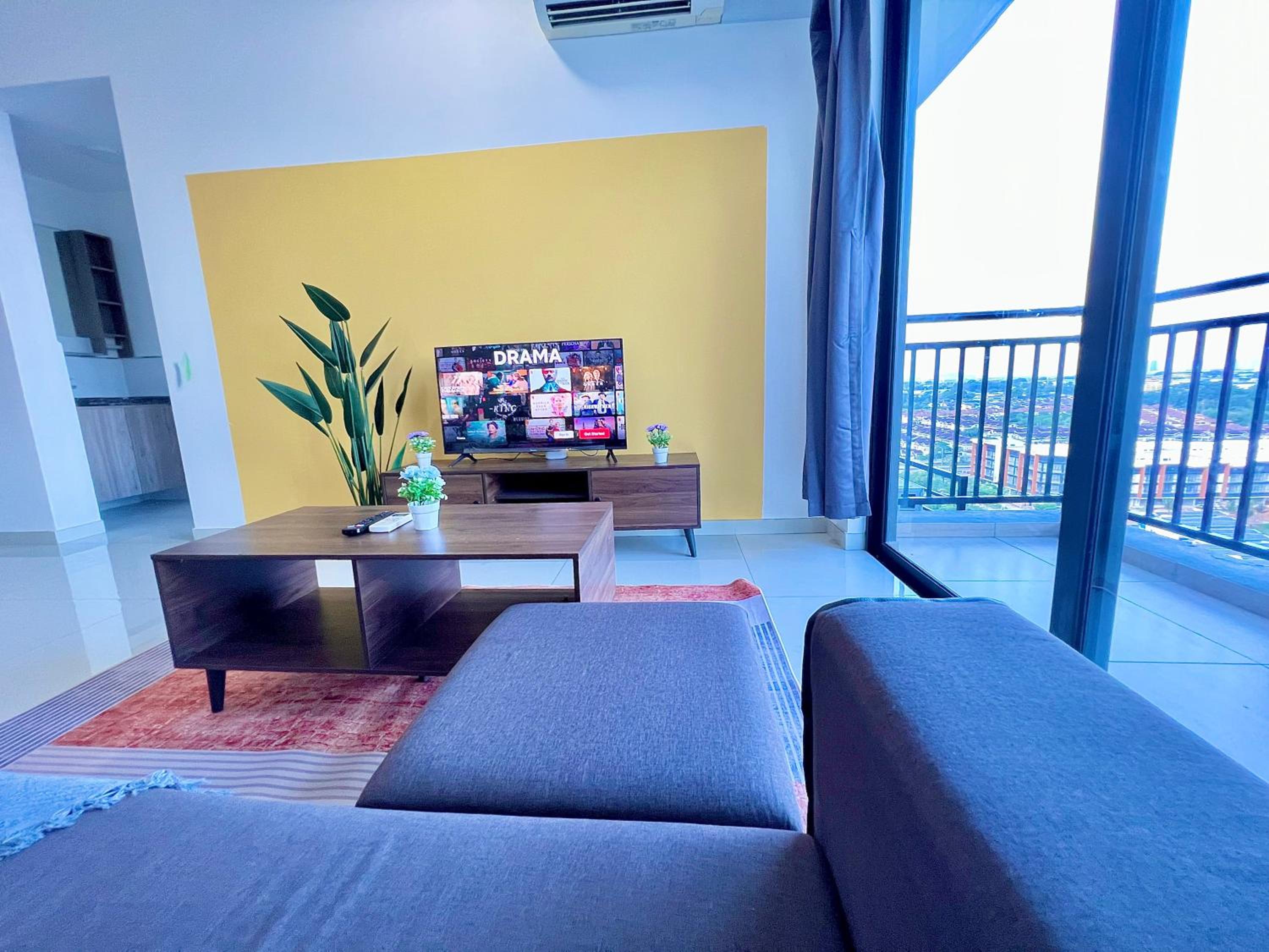 Central Park Tampoi 2 bedroom by Luxecocoo CK