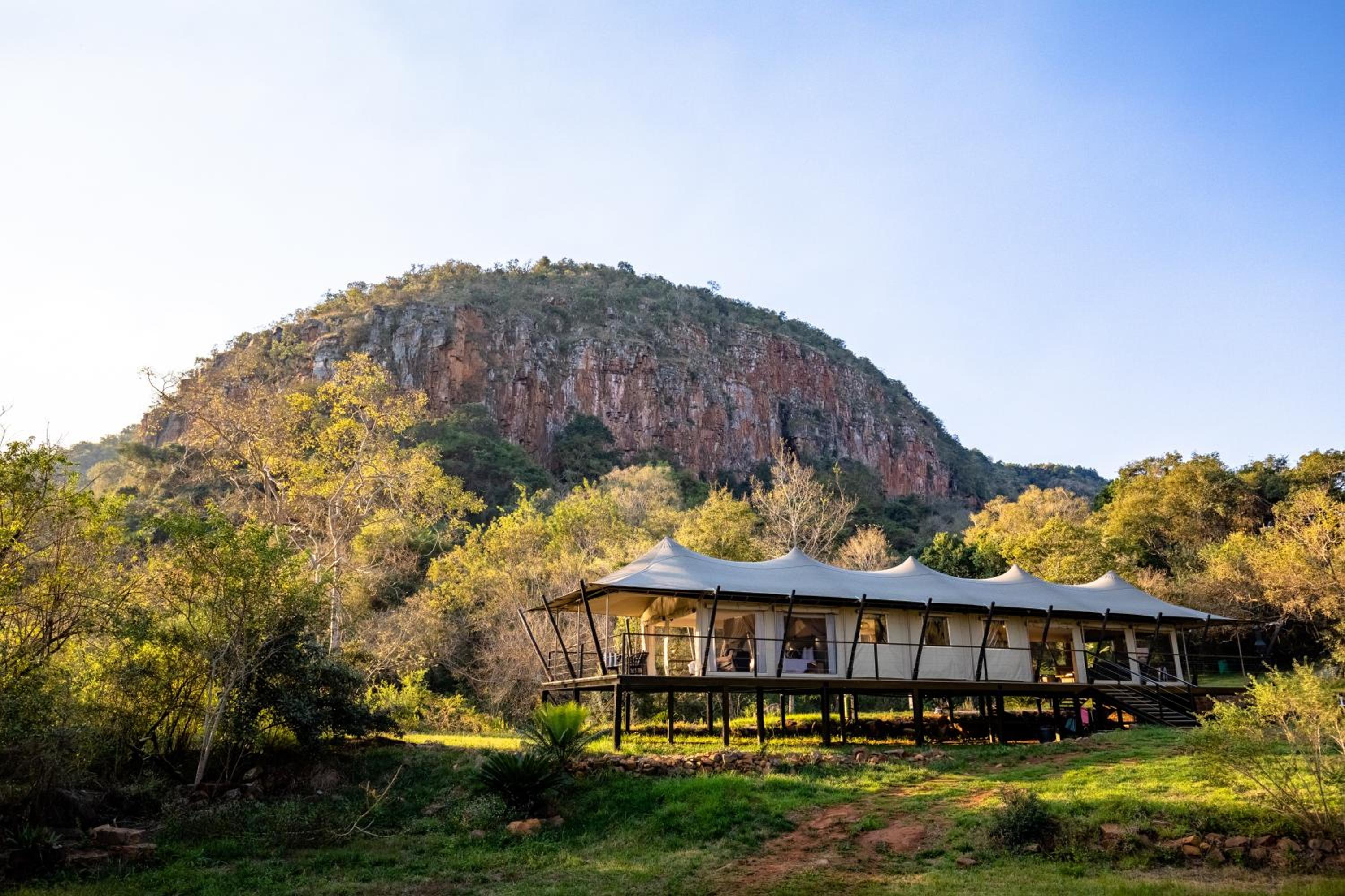 Mbizane Escarpment Retreat view 3