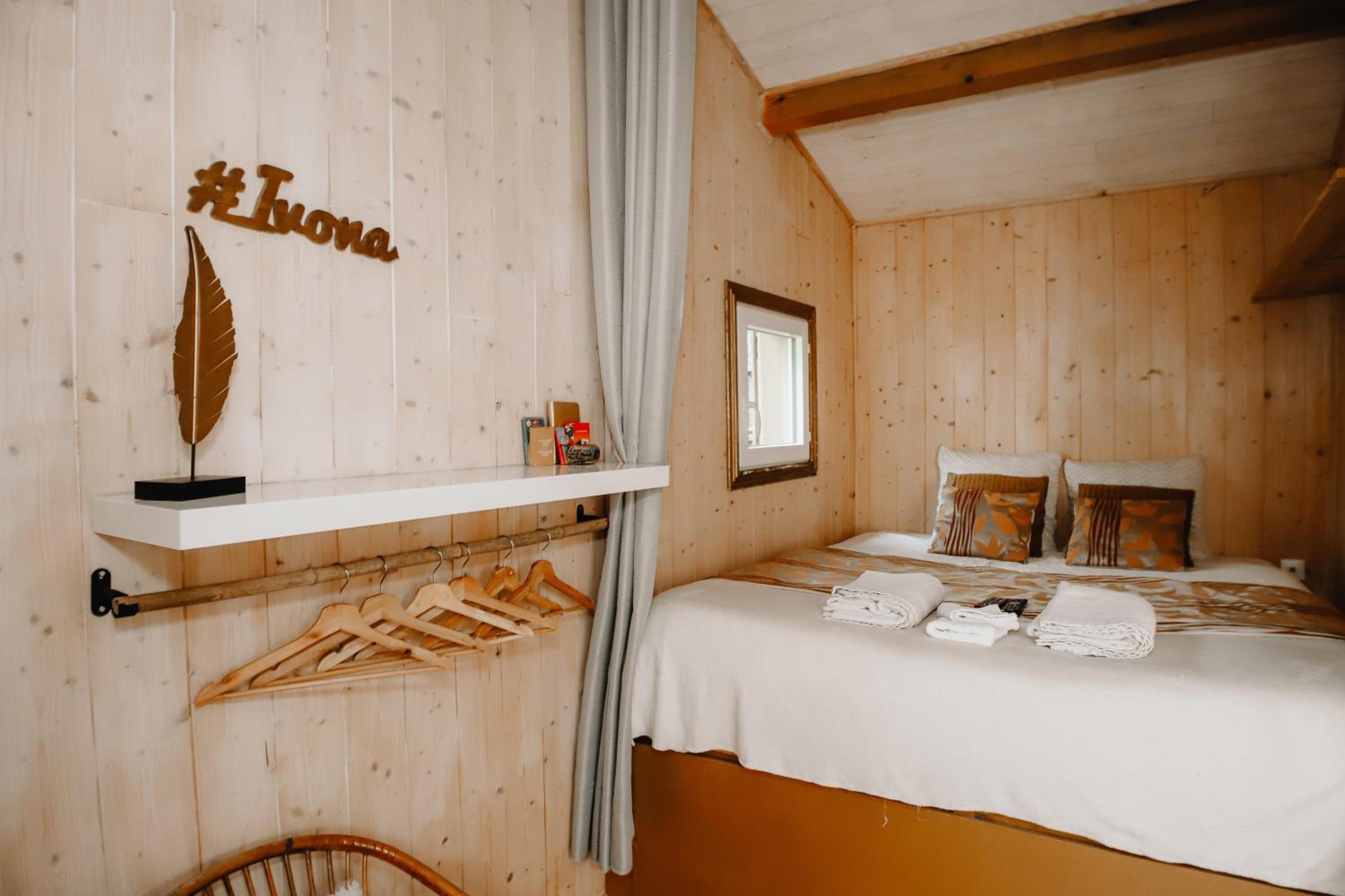 Le Cabanon doré, Suite SPA et nature chez Ivona Vacances