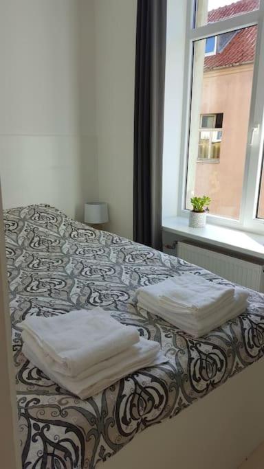 Modern apartment in heart of Old Town view 5