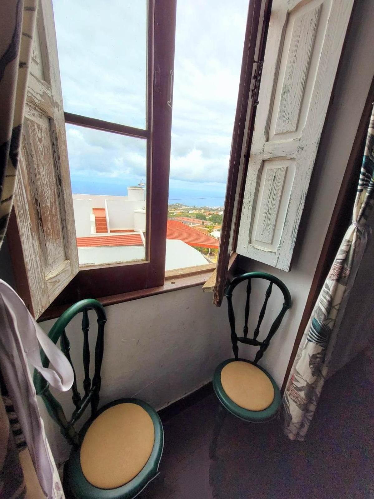 Acoran Family Guests House Firgas with Included Morning Yoga Practice ,there are pets in the house