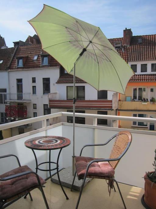 Modernes 1 Zimmer Luxusappartement KLEINER ROLAND mit Parkplatz und Balkon in Bremen Nähe Zentrum