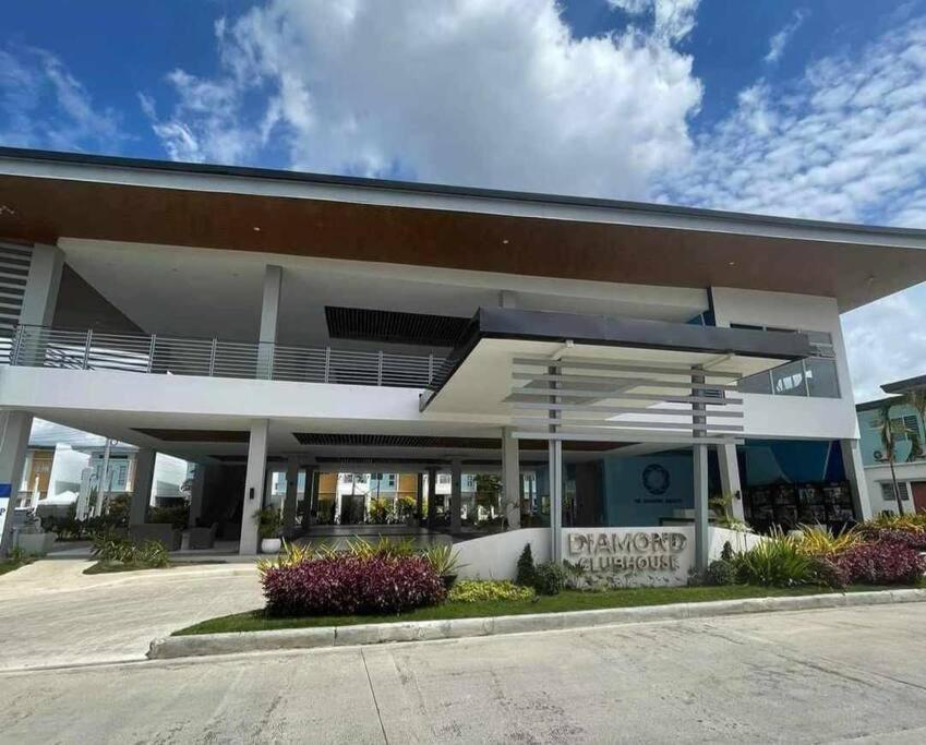 2 Storey House 4 BR Diamond Heights Near Airport view 4