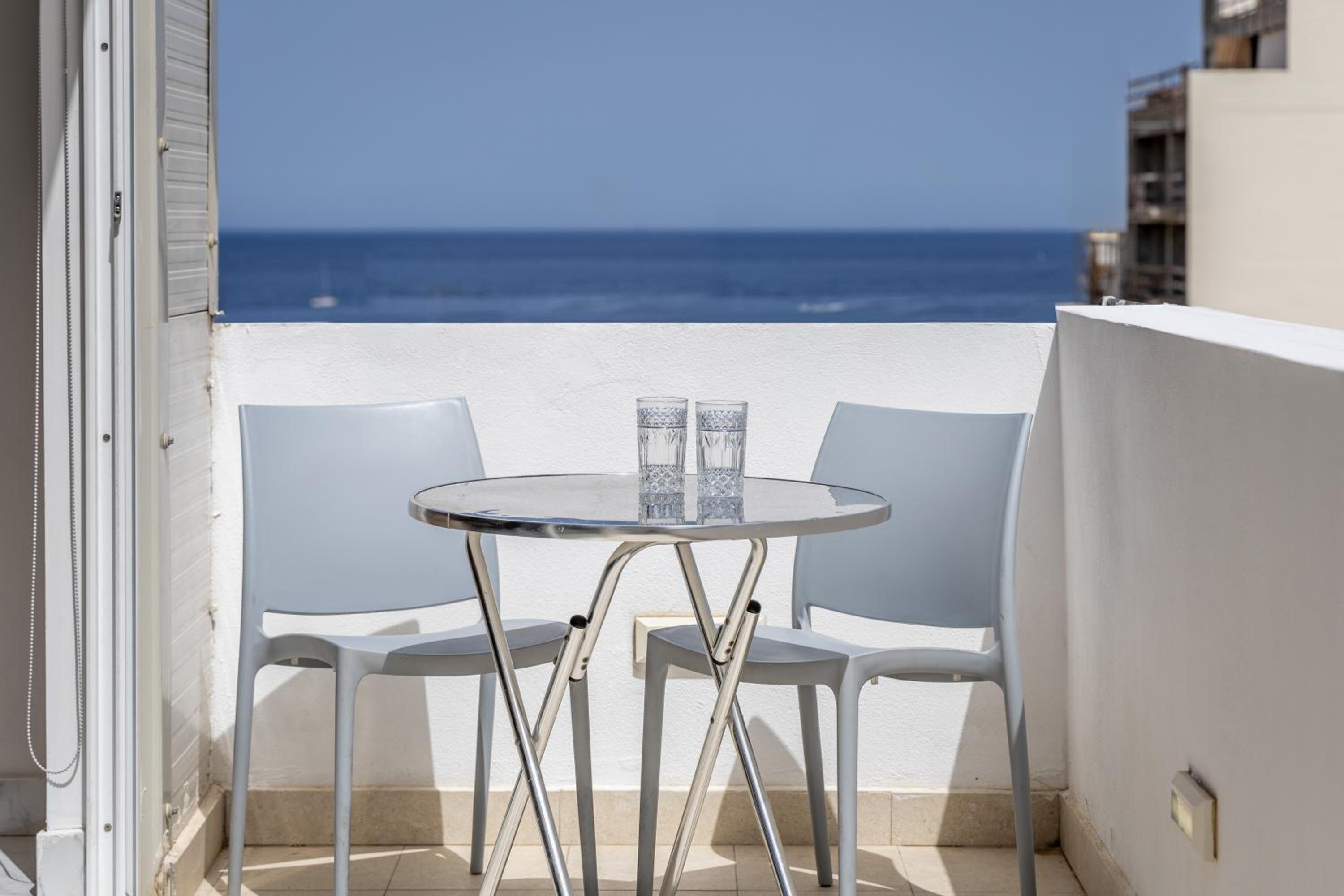 Cozy Penthouse in the Heart of Paceville with seaview - Olo Living by SF Homes view 3