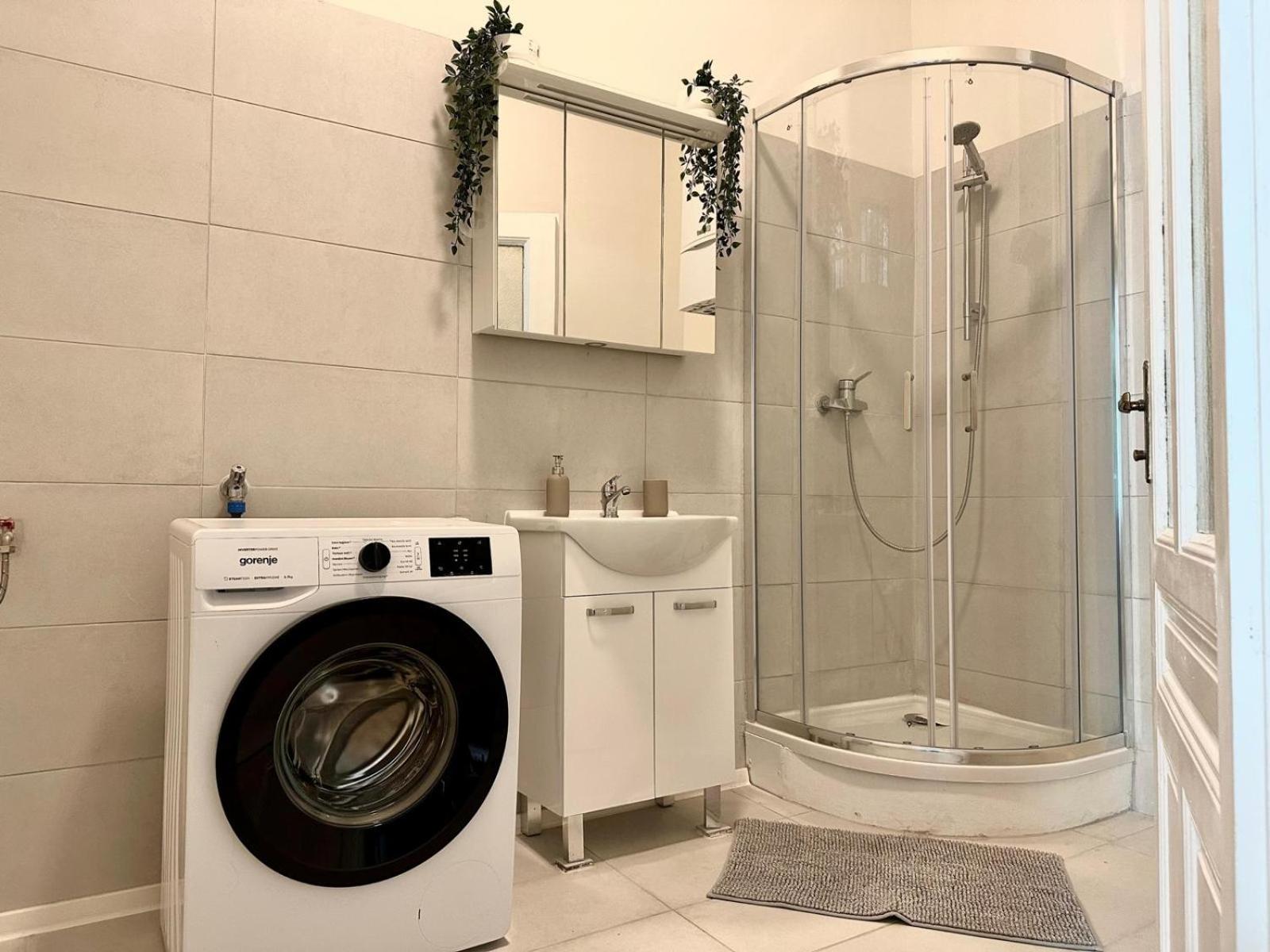 Spacious Apartment, 3 min to U6 Alserstraße