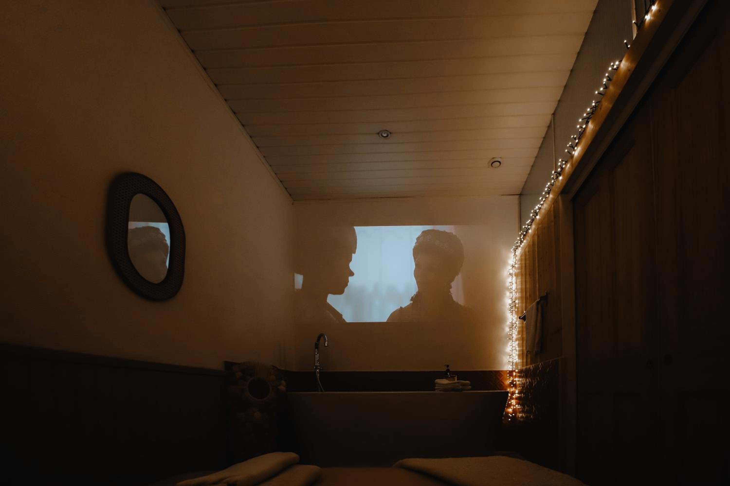 Coquillages et crustacés, Netflix baignoire îlot chez Ivona Vacances