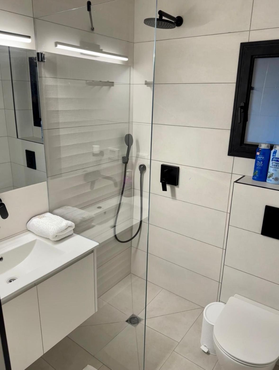 Suite In White, photo 19
