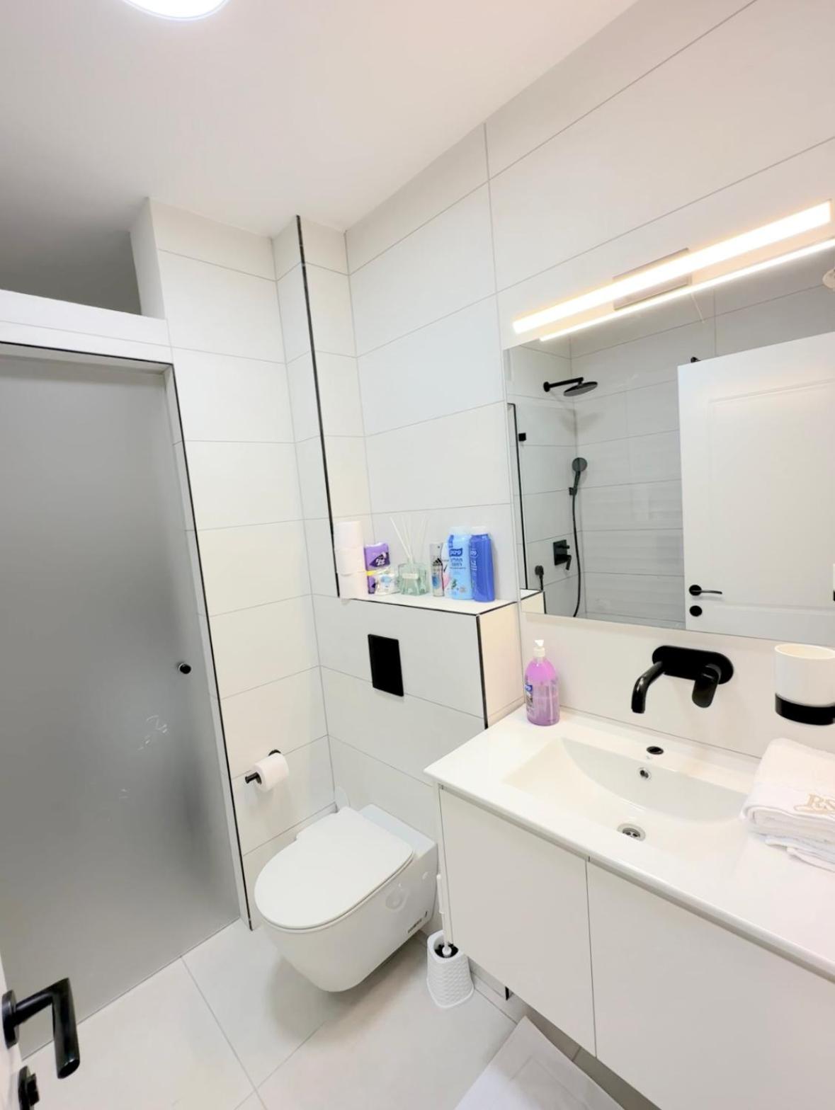 Suite In White, photo 32