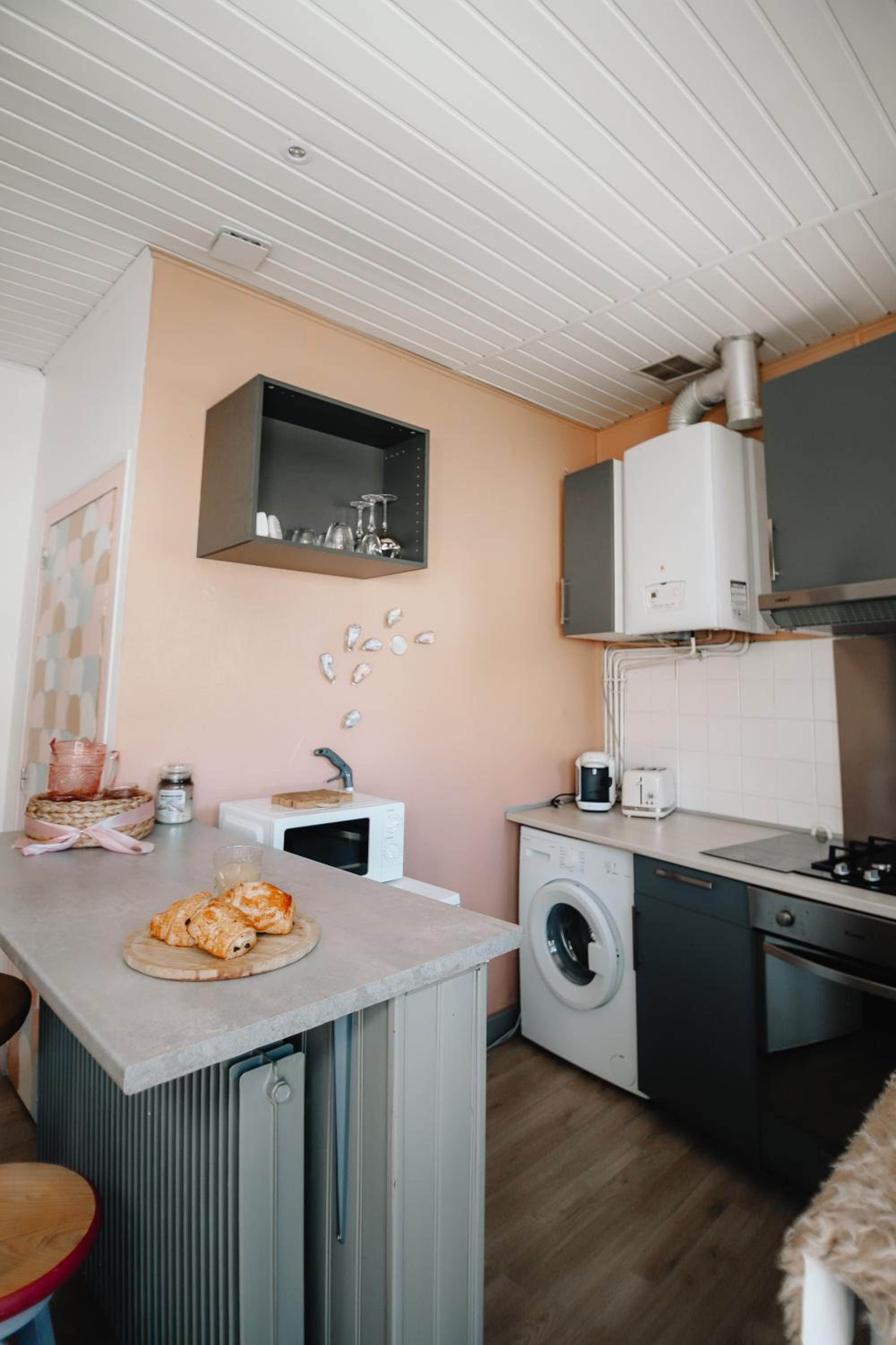 Coquillages et crustacés, Netflix baignoire îlot chez Ivona Vacances