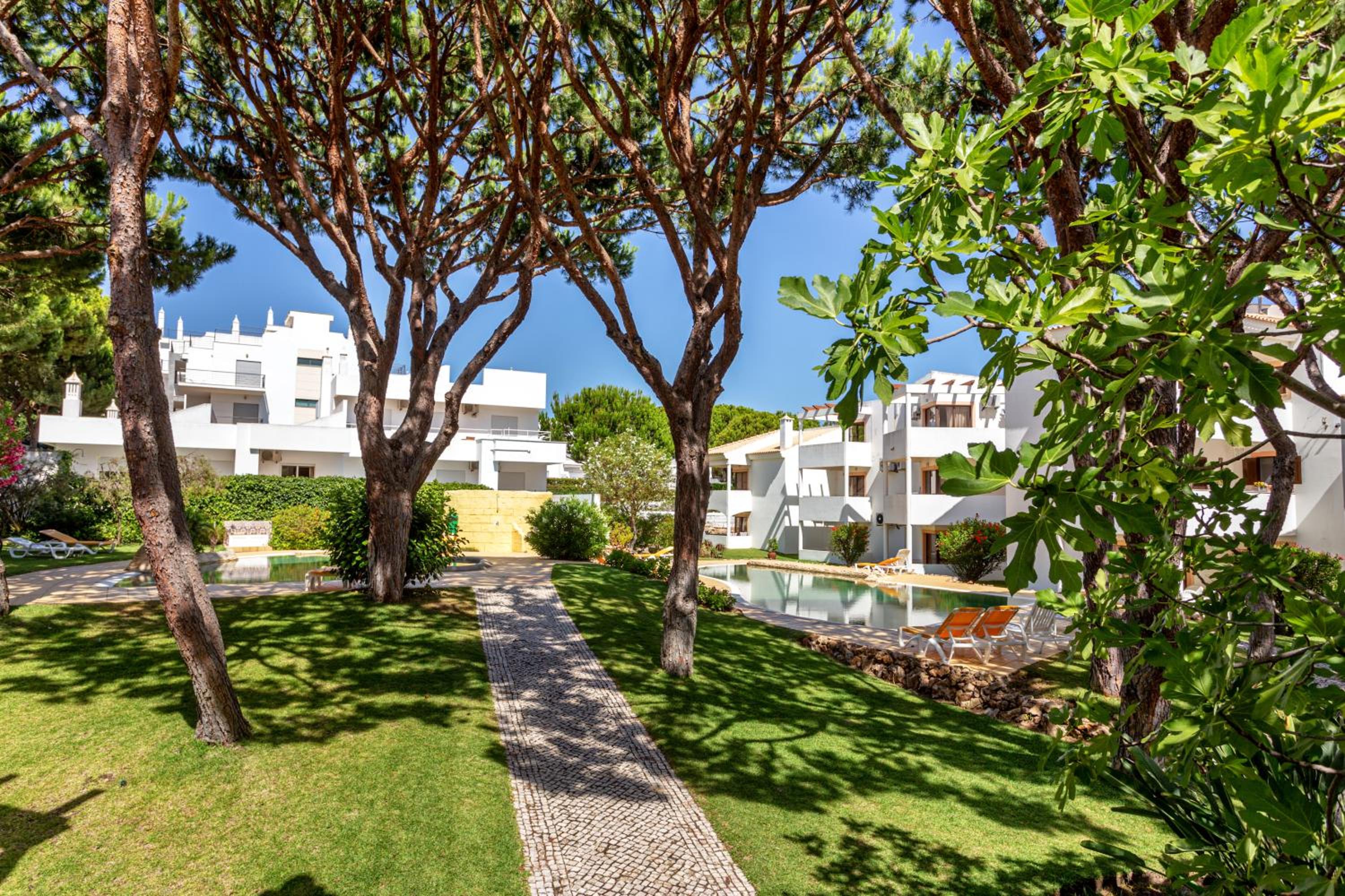 Host Wise - Fresh Sunny Flat with Pool & Terrace view 3