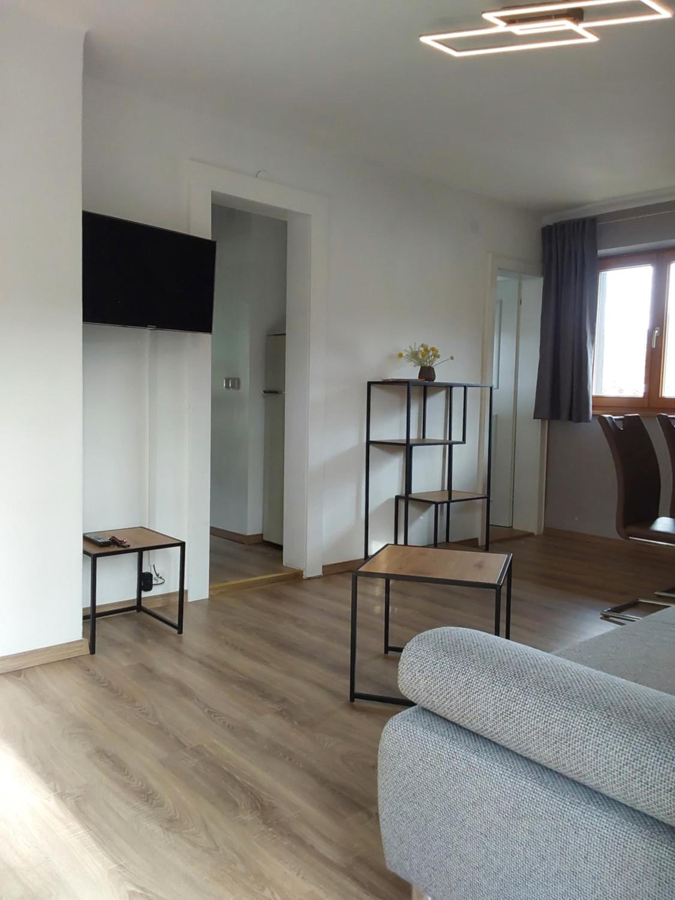 Christl, Haus