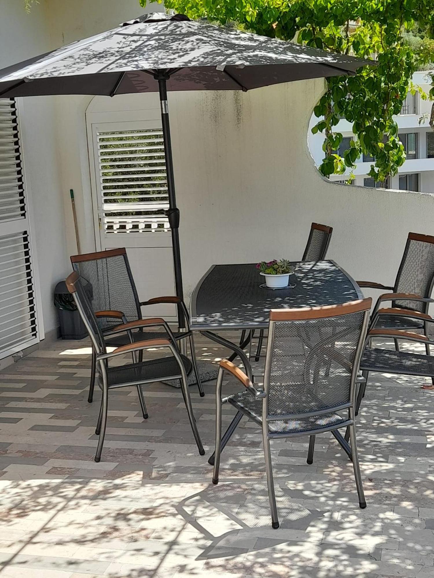 Beachfront apartments Ljubljeva