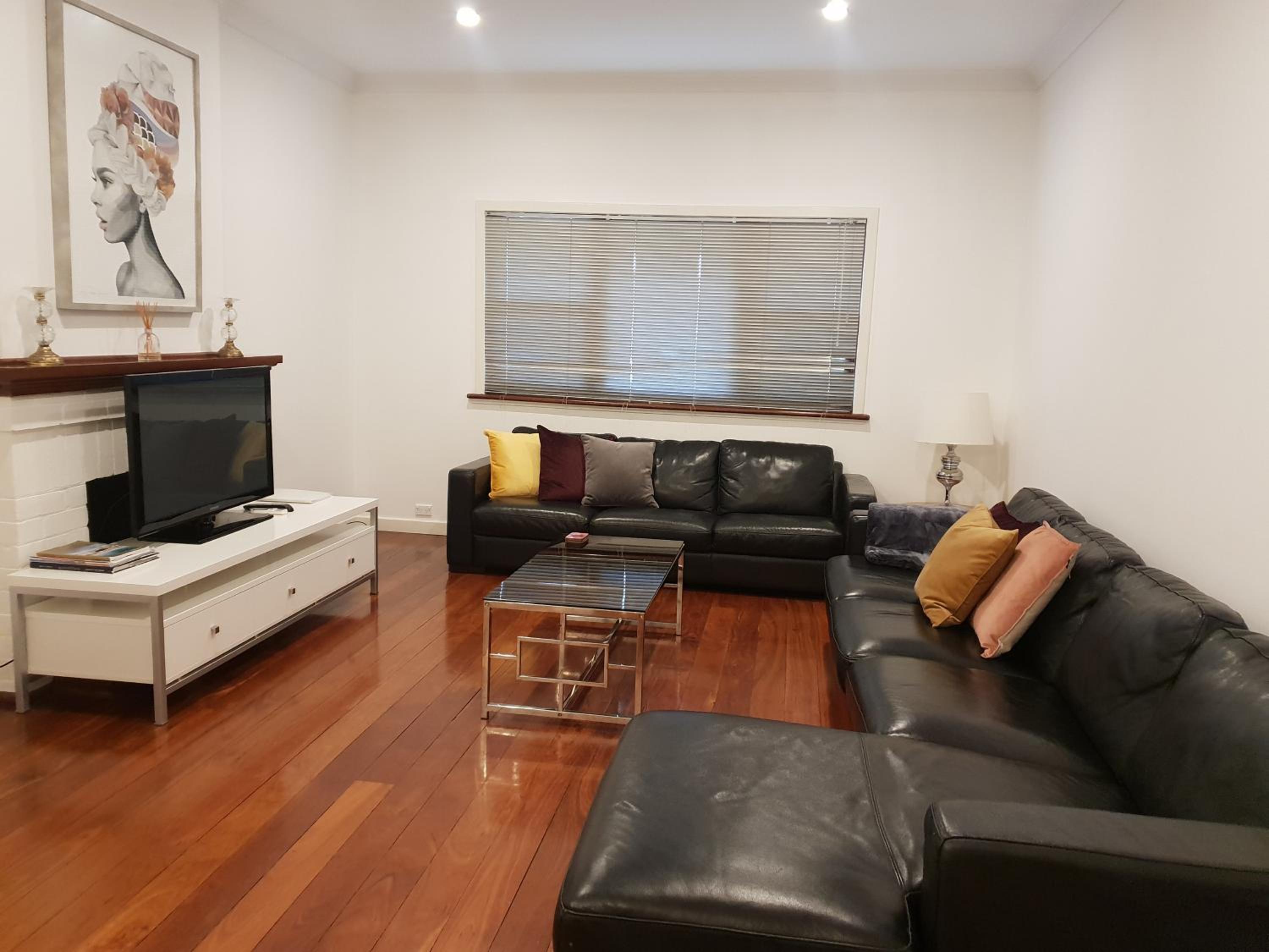 Leisurely Manor - spacious three bedroom home in Fremantle