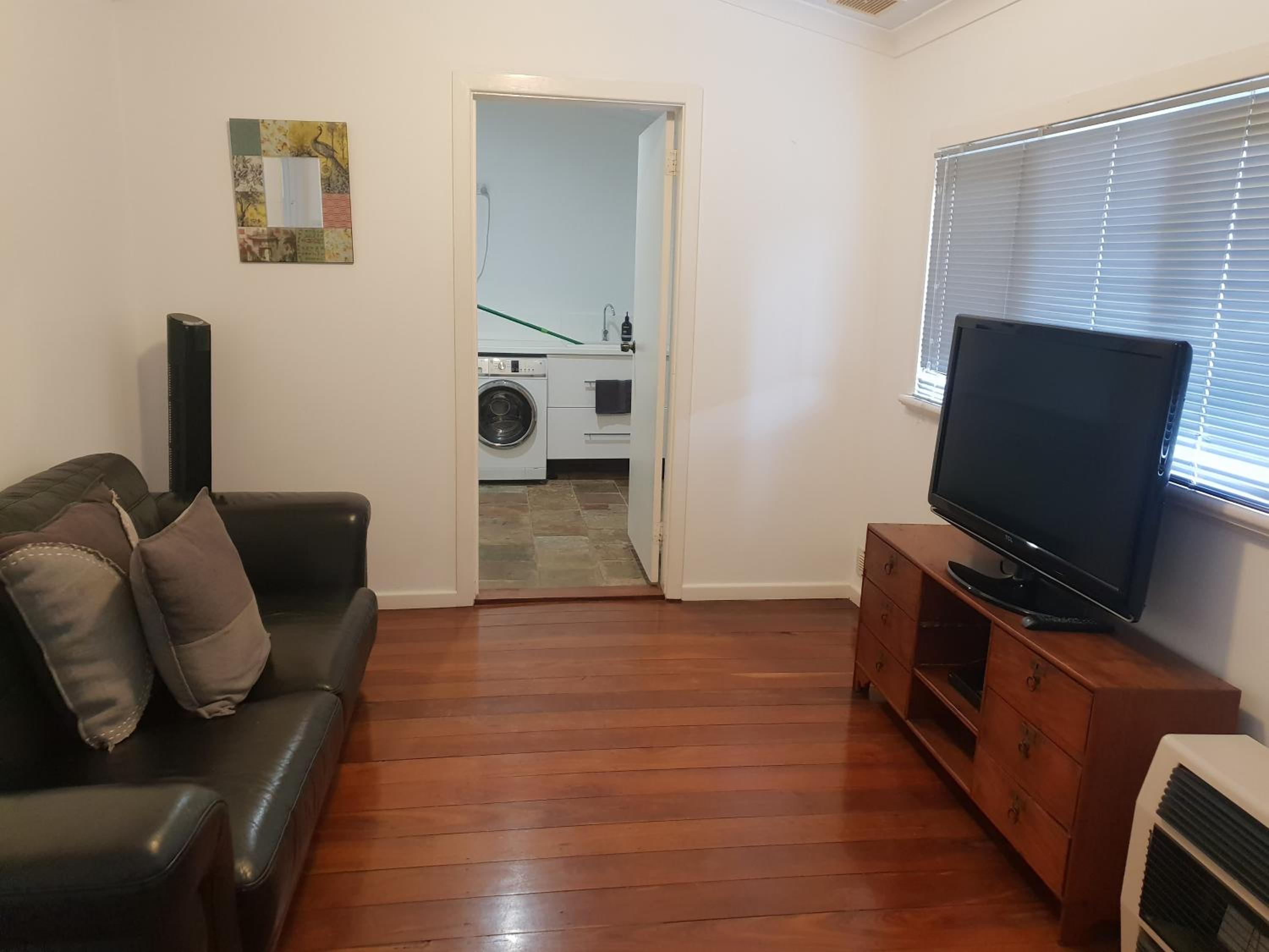 Leisurely Manor - spacious three bedroom home in Fremantle