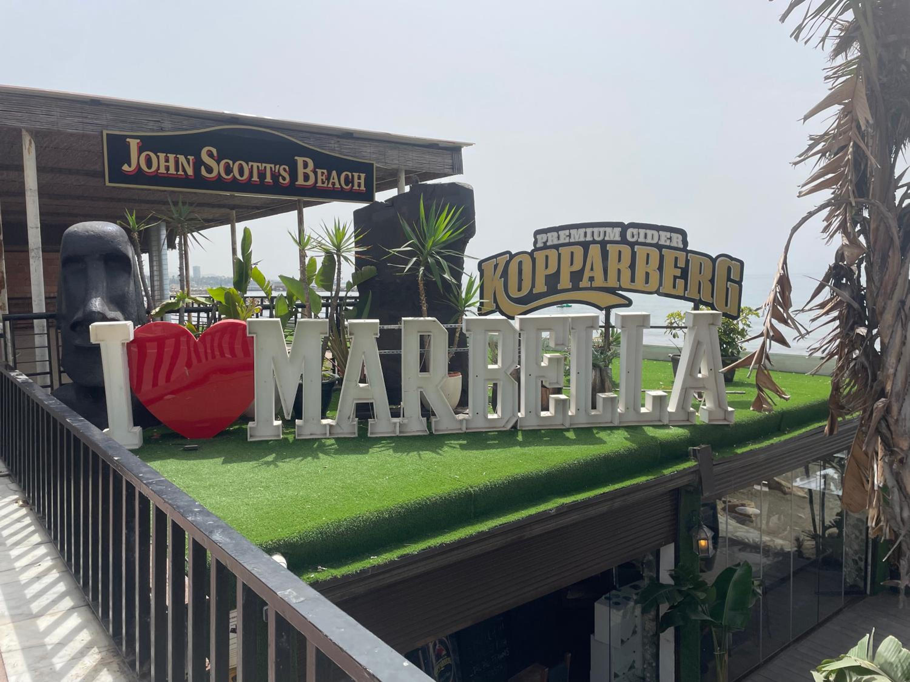 Marbella Centre Beachfront & Pool