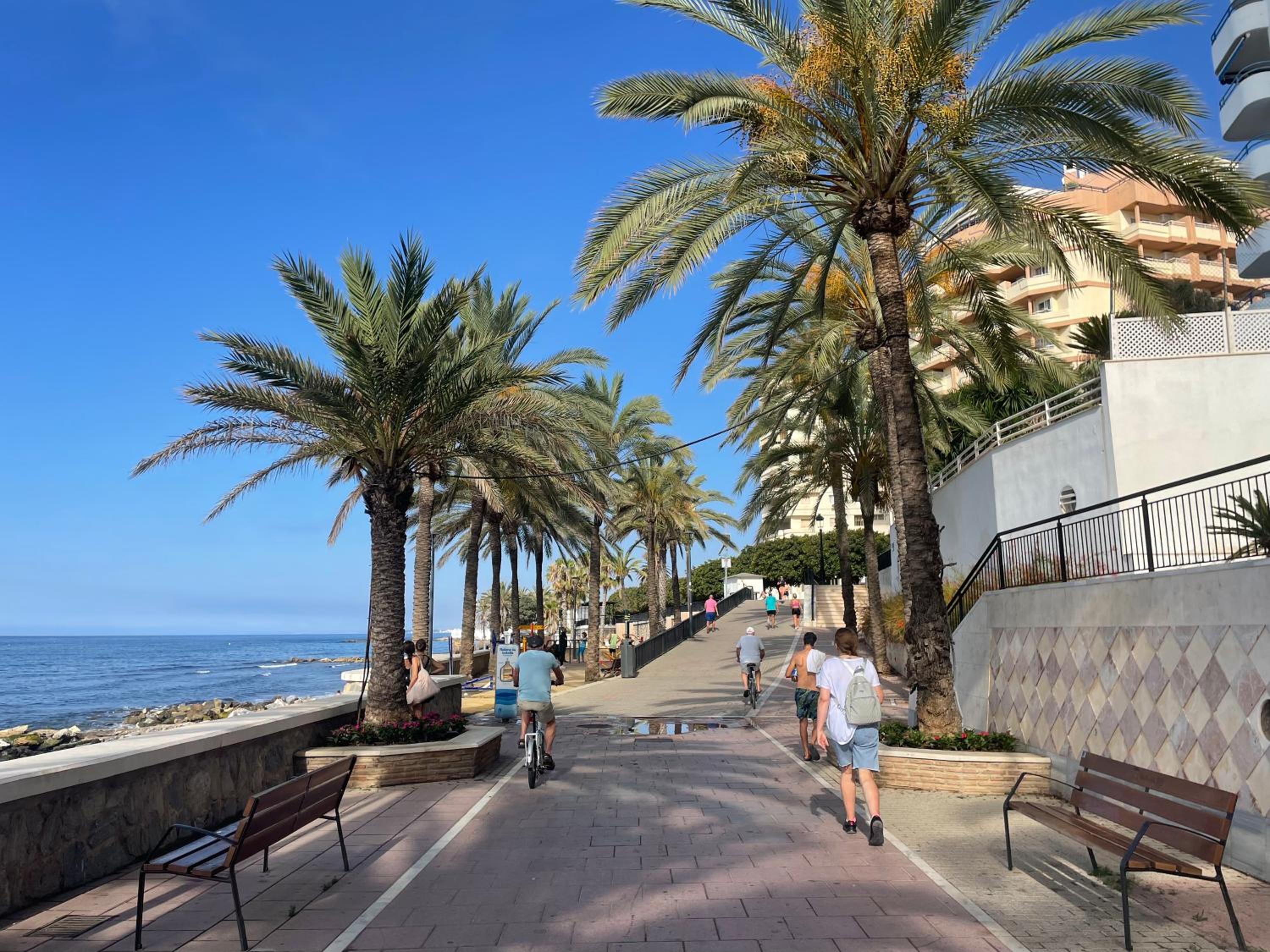 Marbella Centre Beachfront & Pool