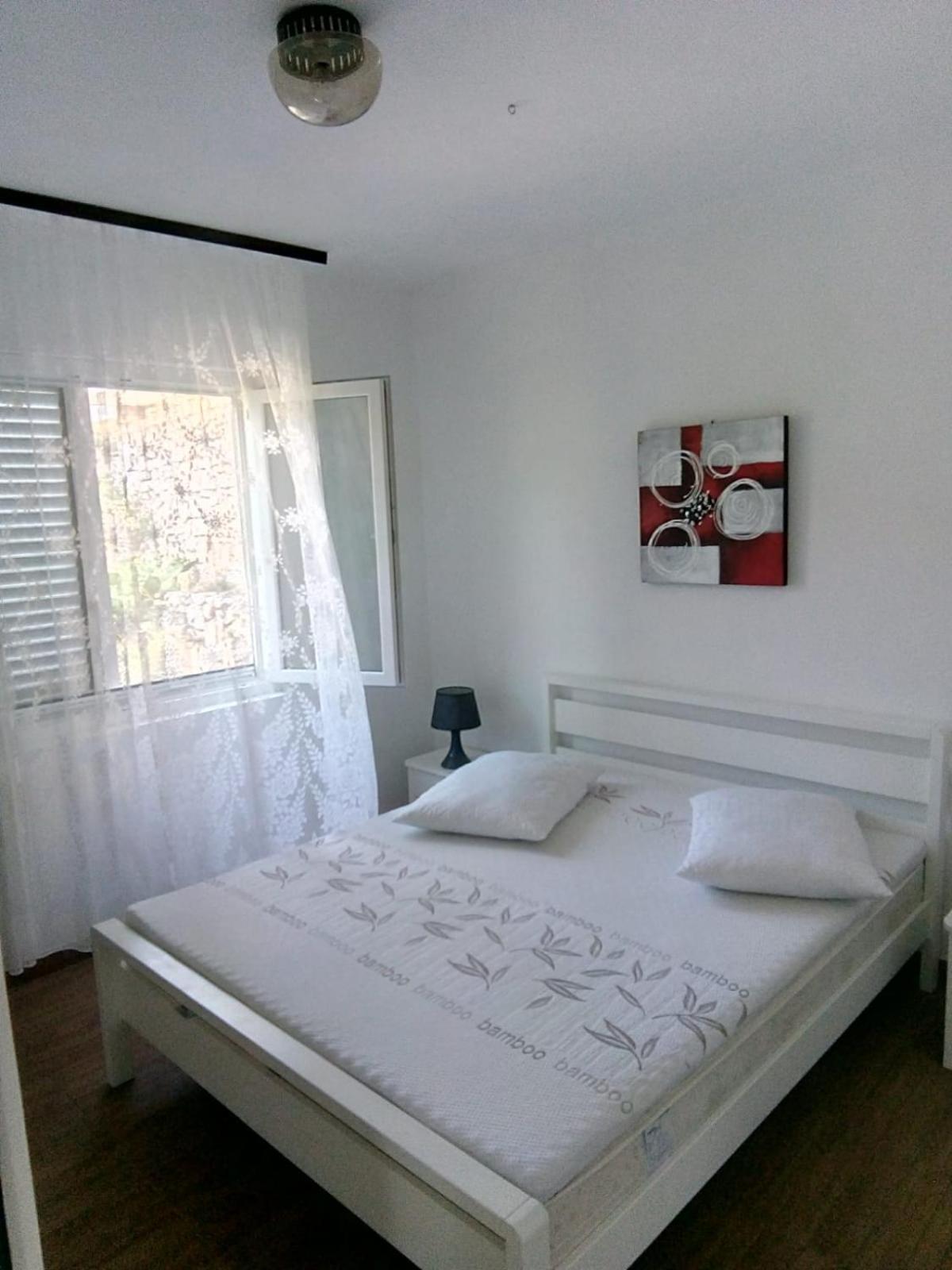 Beachfront apartments Ljubljeva