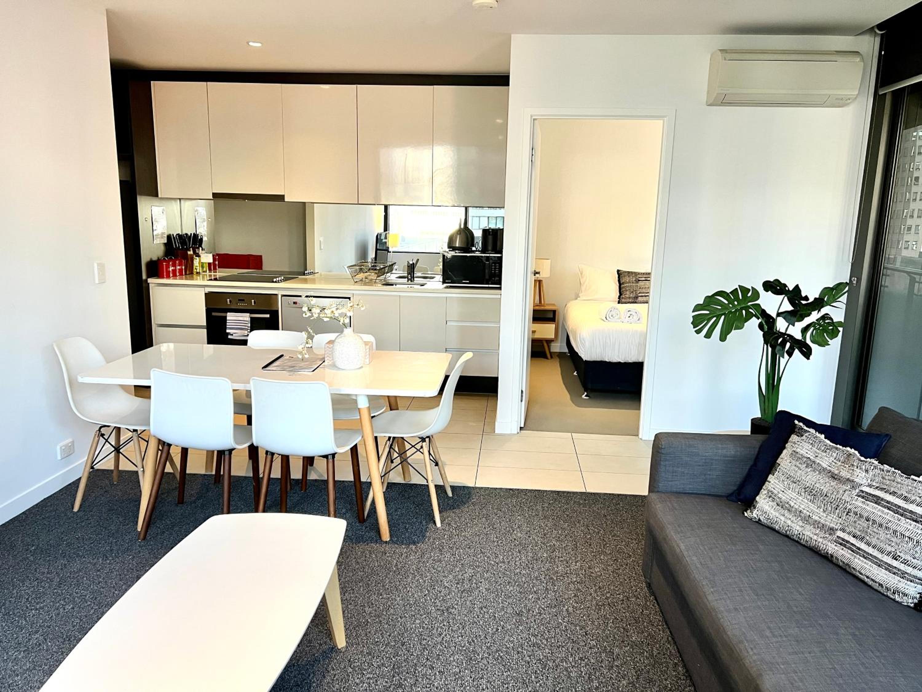 ReadySet Apartments at Madison