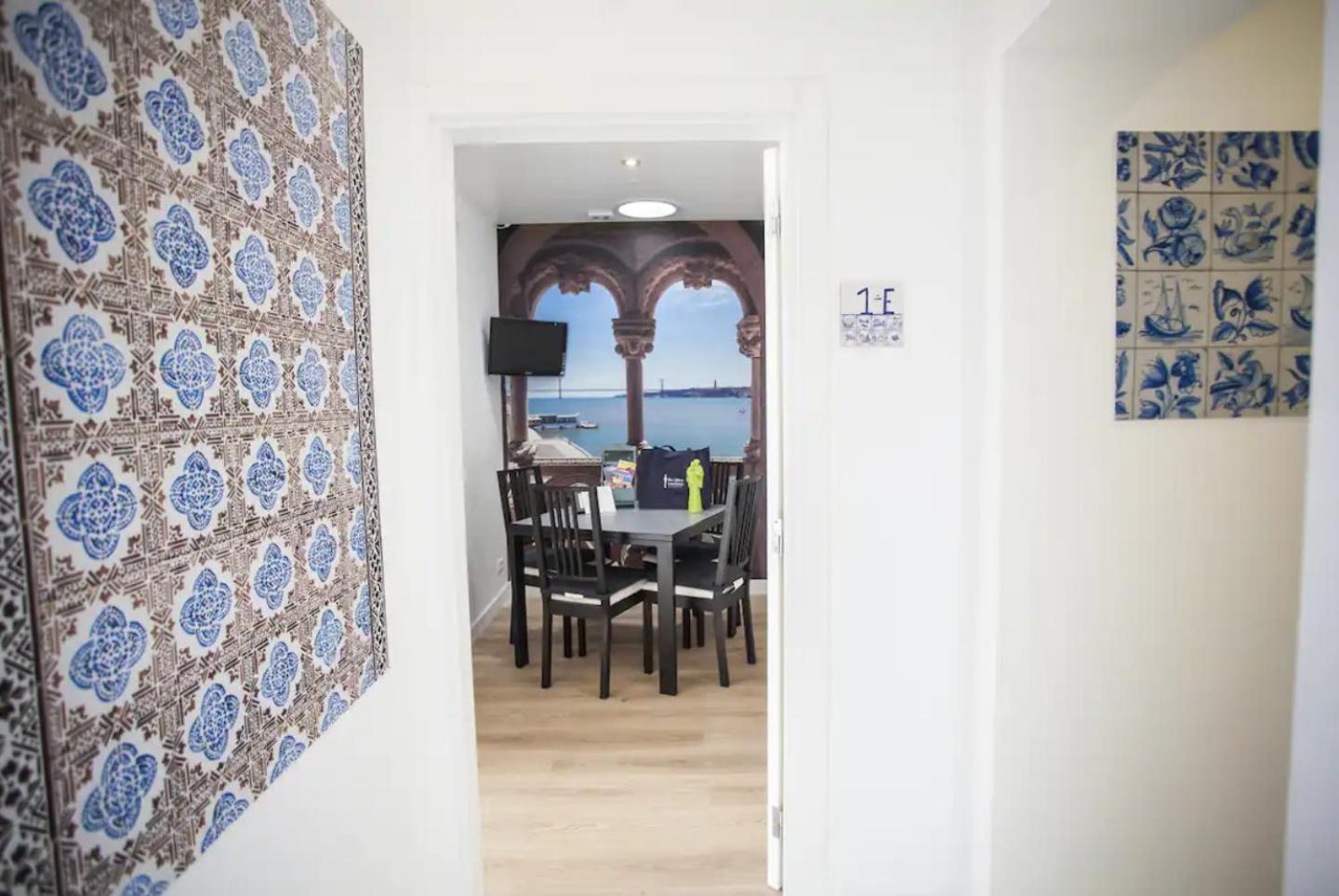 Amália Apartments in Santos view 3
