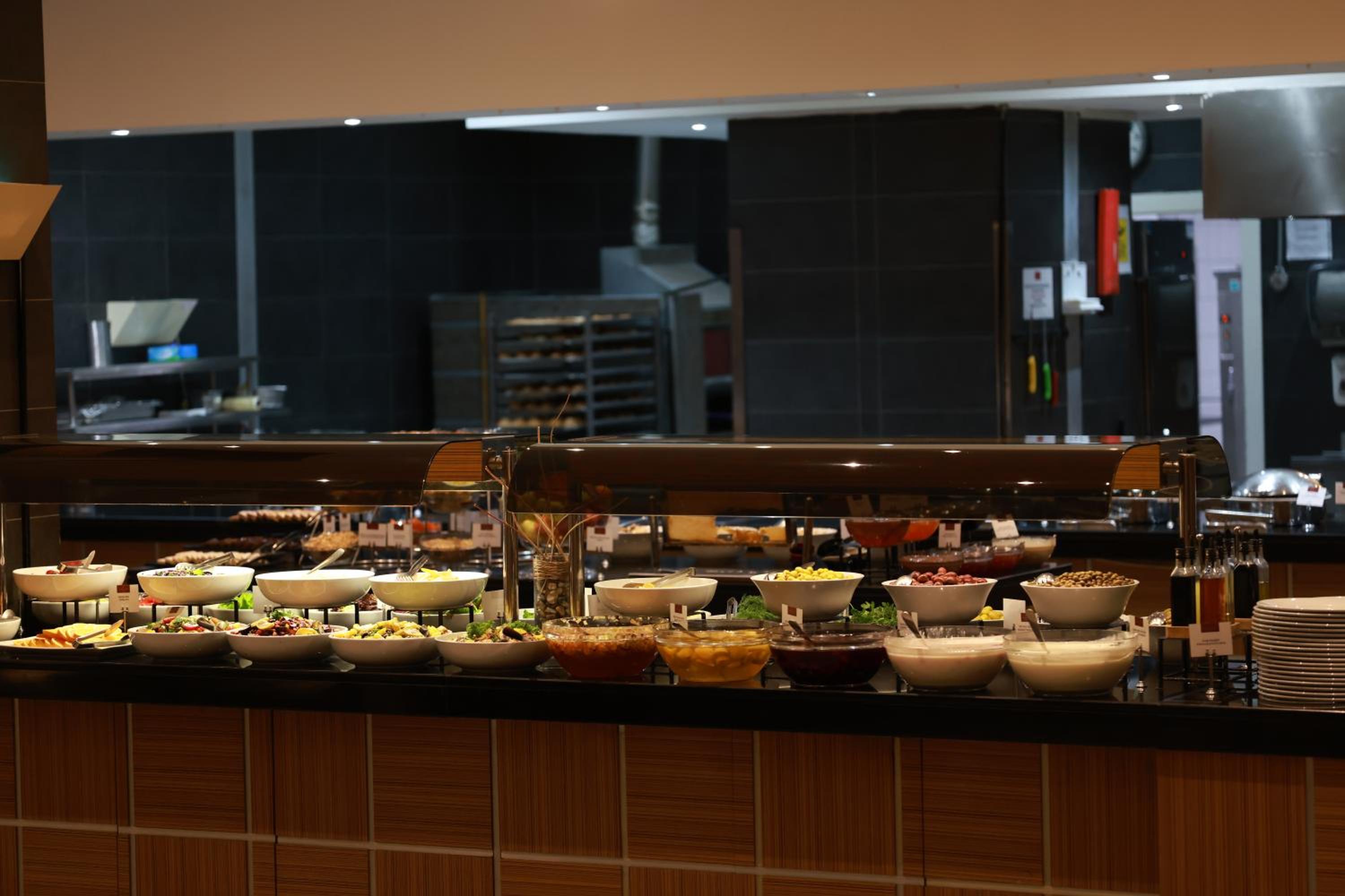 Nova Plaza Prime Hotel - Image 35