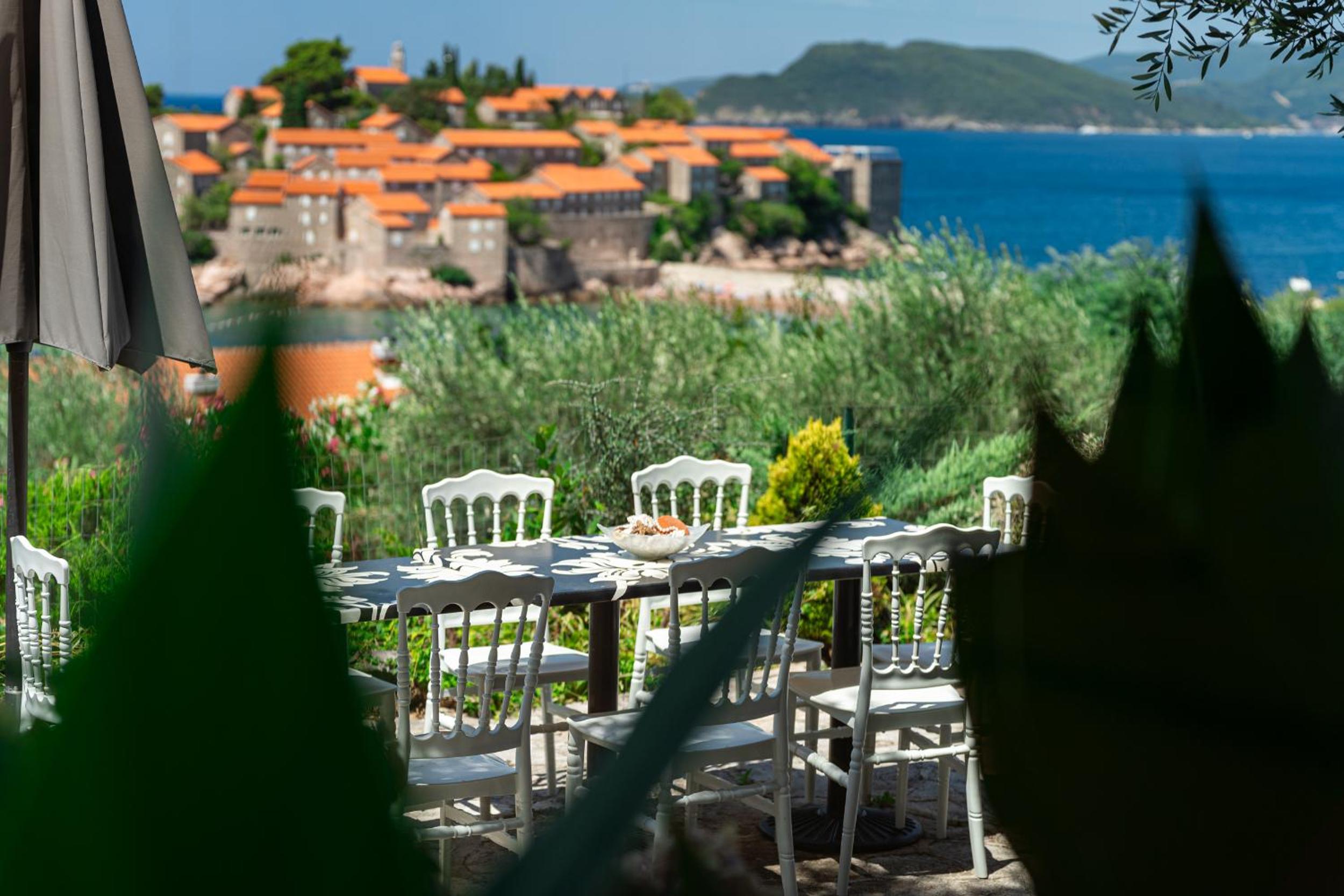 Sun Rose Apartments Sveti Stefan view 3
