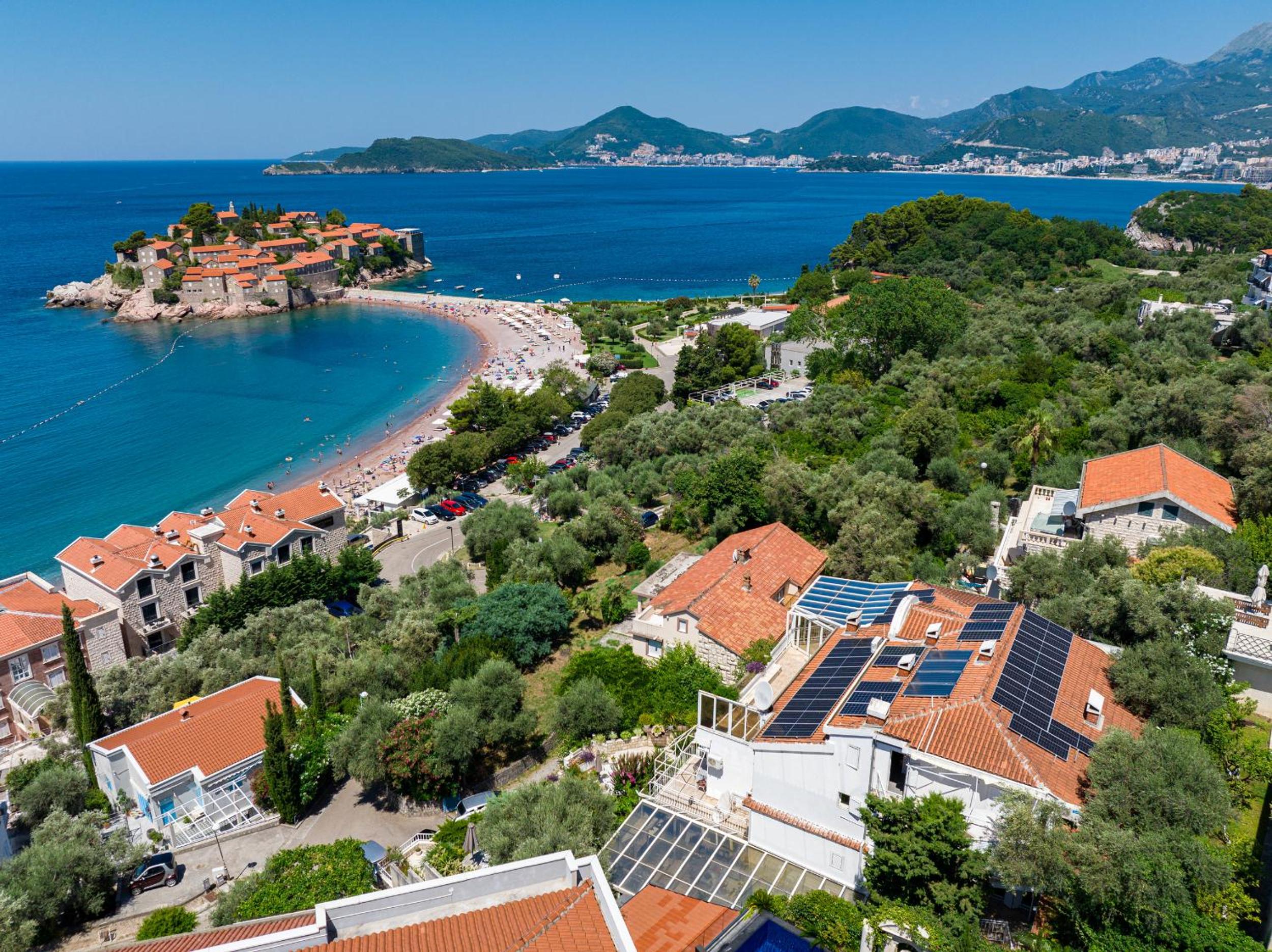Sun Rose Apartments Sveti Stefan view 2