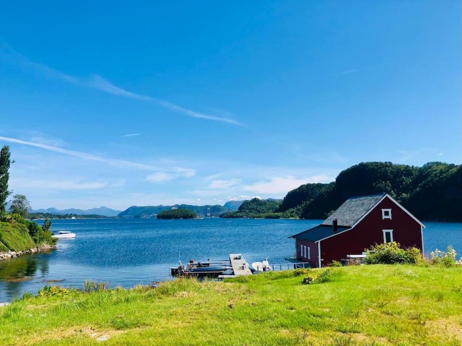 Waterfront Cottage (Fishing Opportunities!) view 3
