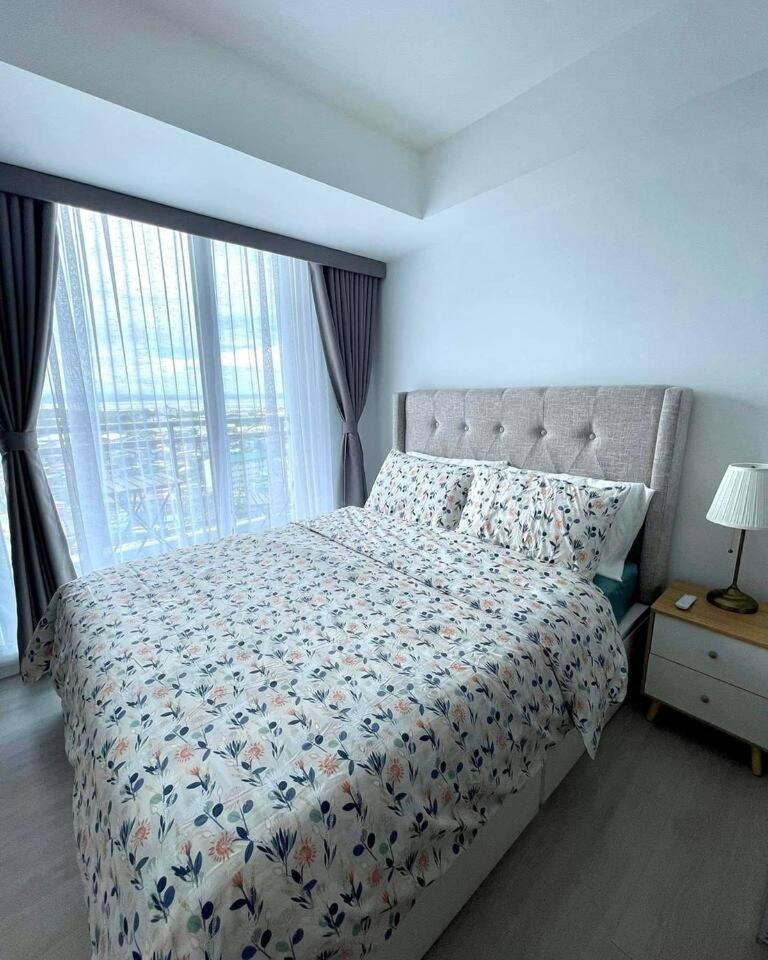 Azure Staycation by V&A near Airport view 4