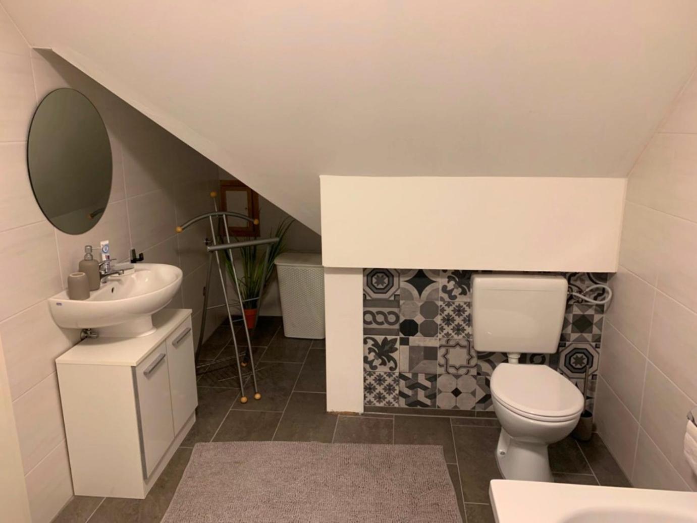 IQBAL-Hütte (die Moorperle)
