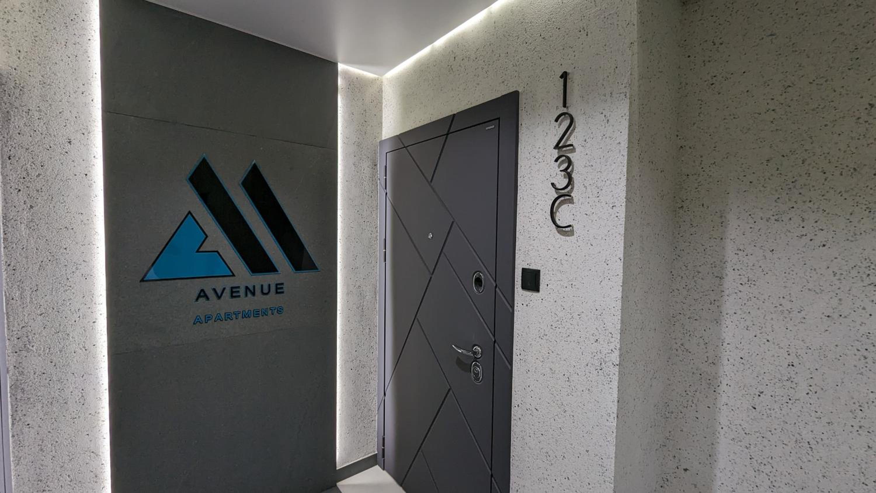AVENUE APARTMENTS