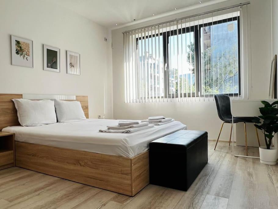Classic Modern Apartment with Parking Place