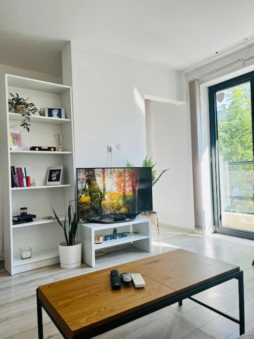 Classic Modern Apartment with Parking Place