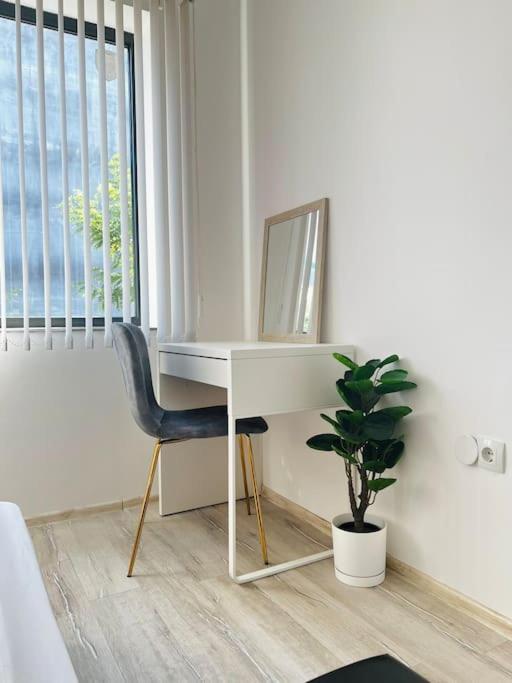 Classic Modern Apartment with Parking Place