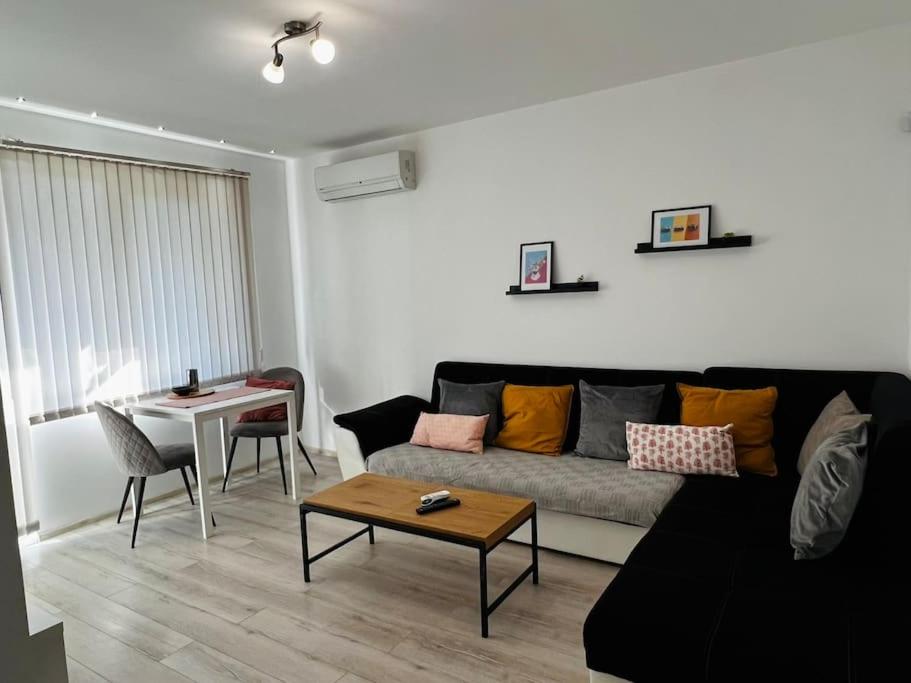 Classic Modern Apartment with Parking Place