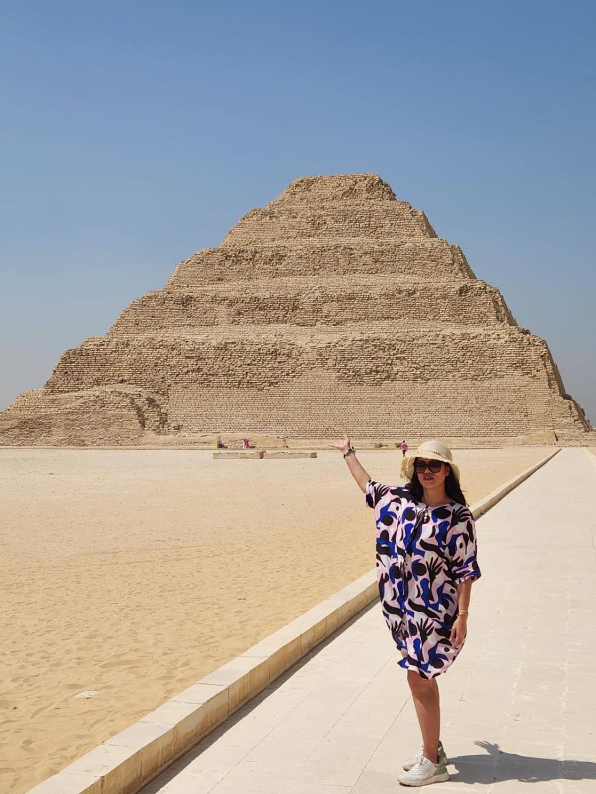 Crystal pyramid inn