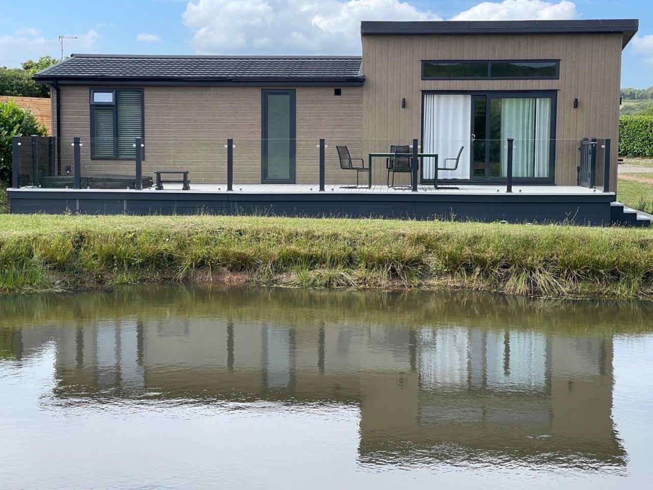 Canaston Waterside Lodges