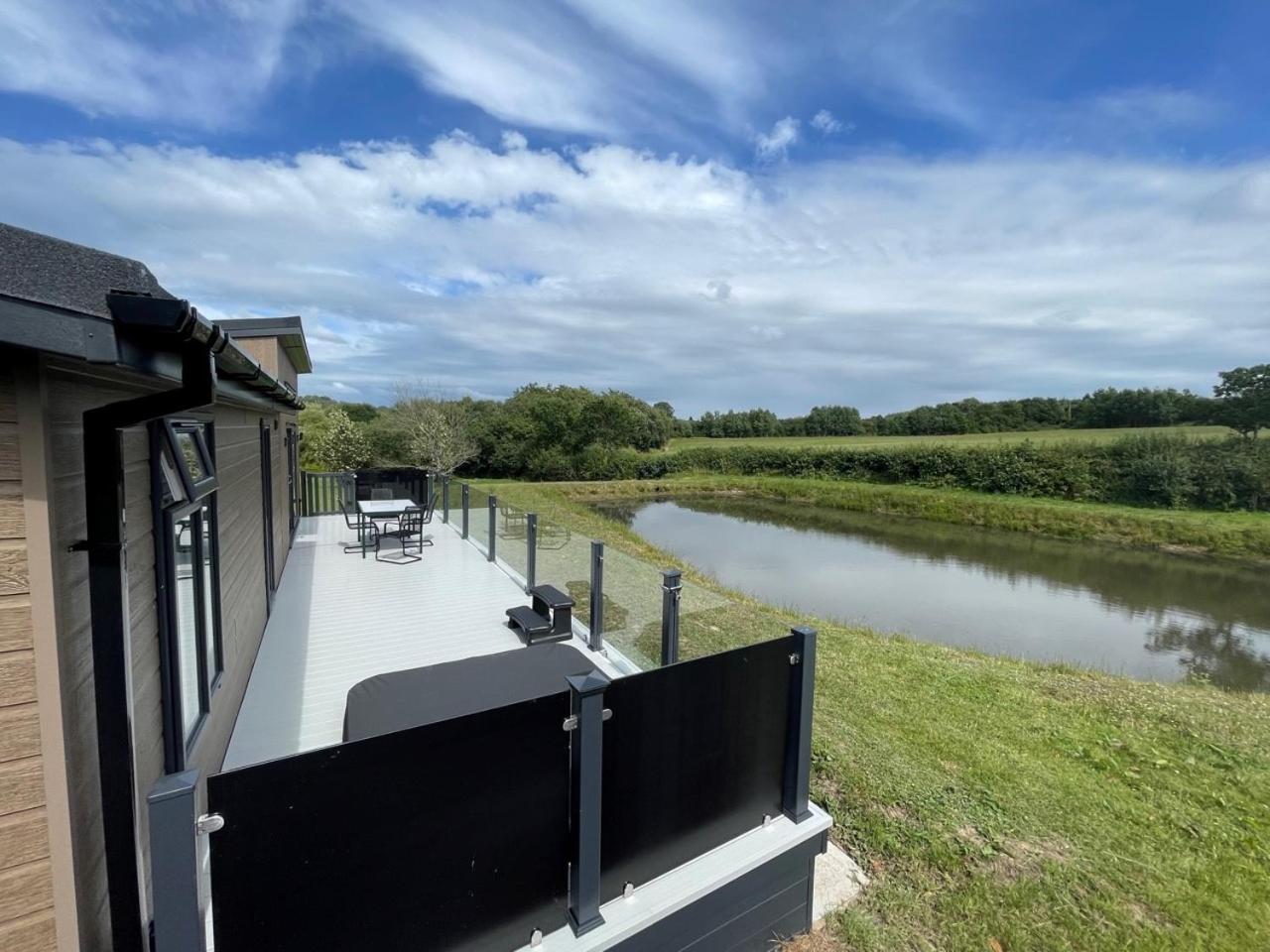 Canaston Waterside Lodges